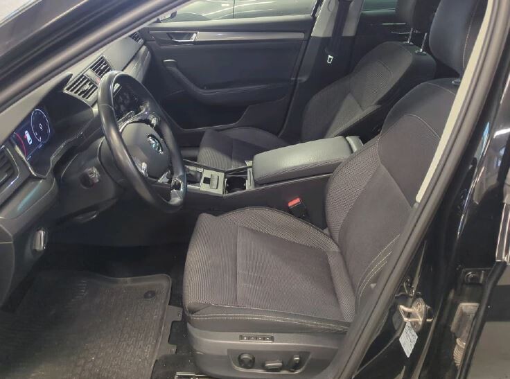 Škoda Superb Combi - zdjęcie 6