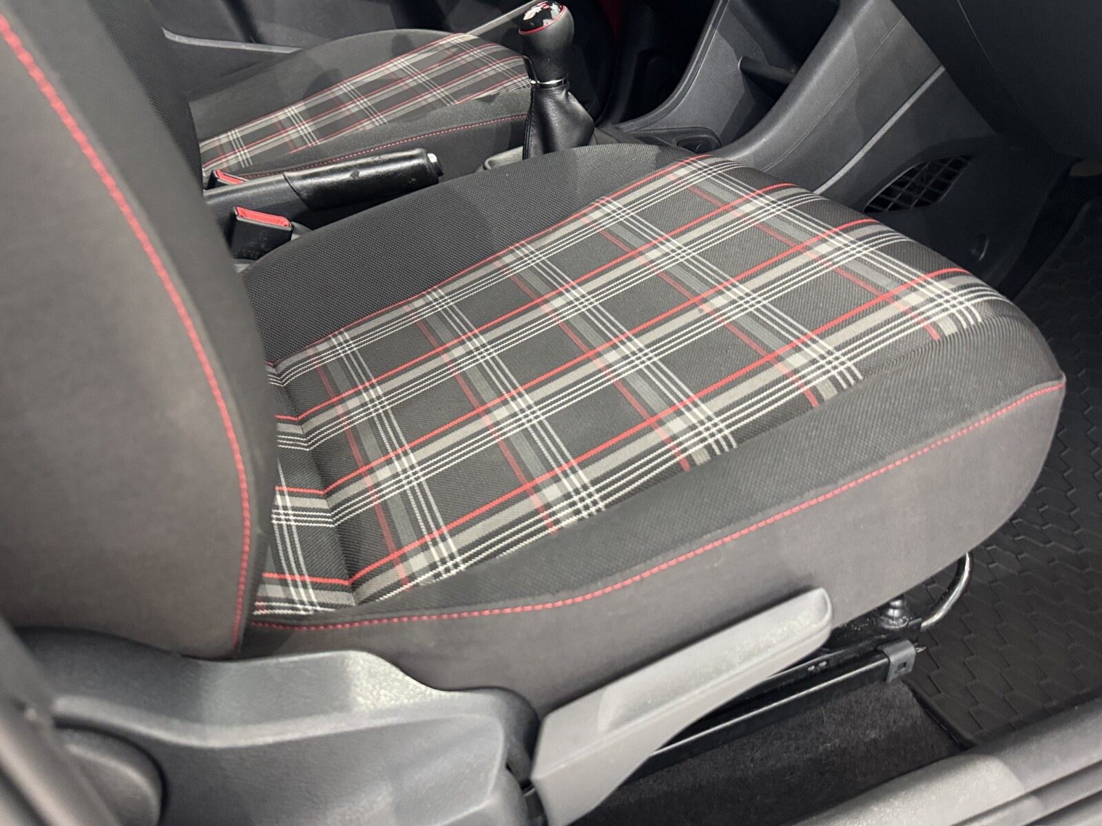 Volkswagen up! - zdjęcie 17