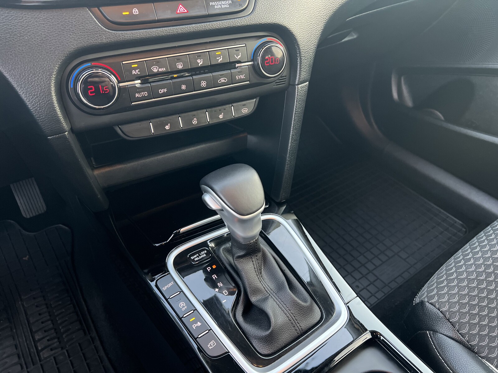Kia Ceed - zdjęcie 14