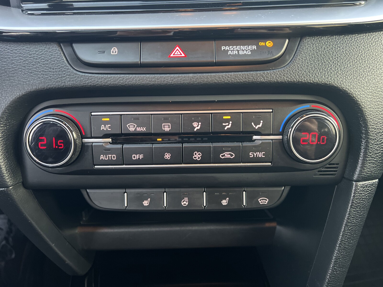 Kia Ceed - zdjęcie 13