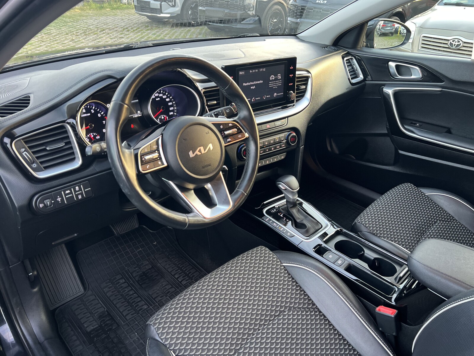 Kia Ceed - zdjęcie 10