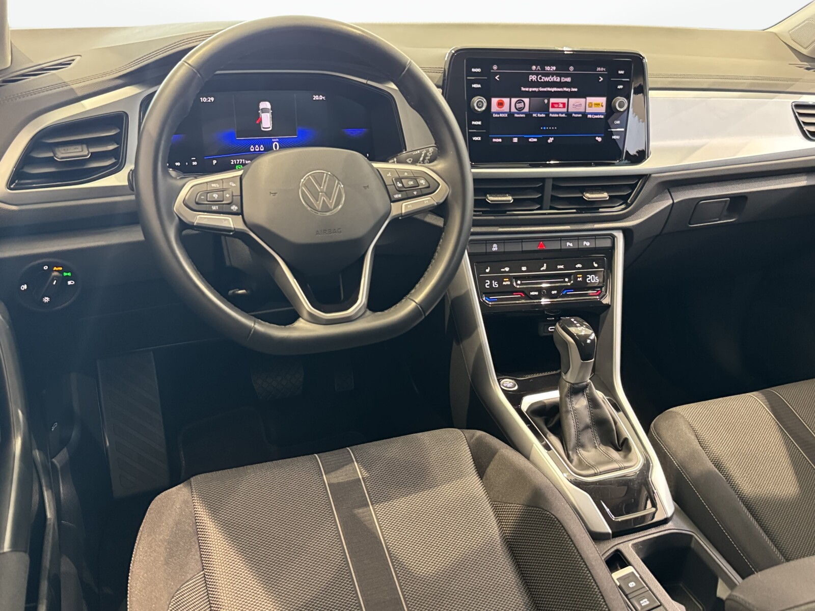 Volkswagen T-Roc - zdjęcie 13