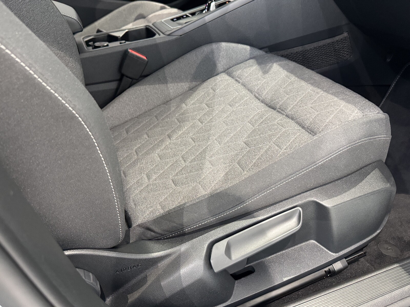Volkswagen Golf - zdjęcie 16