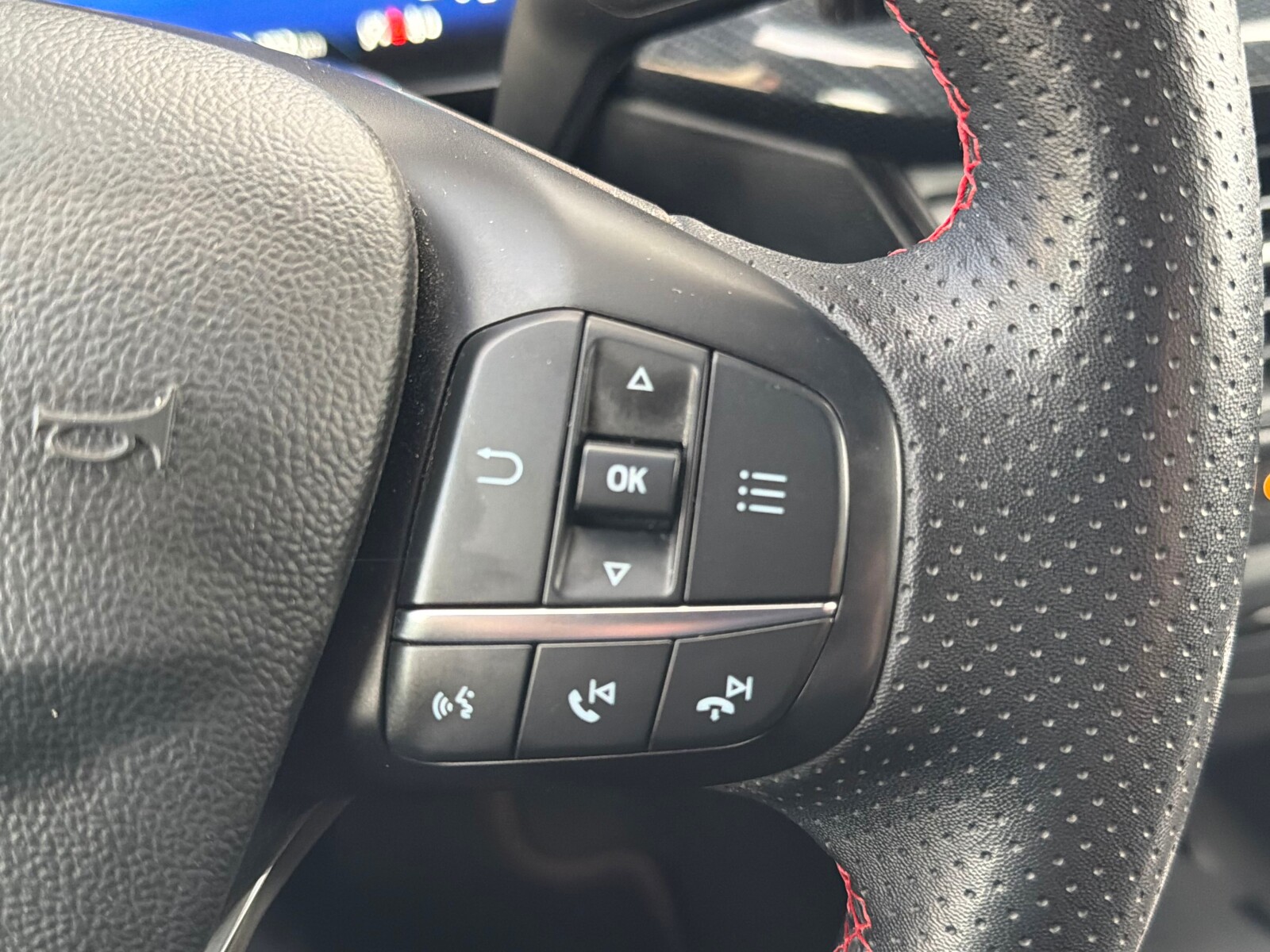Ford Focus - zdjęcie 21