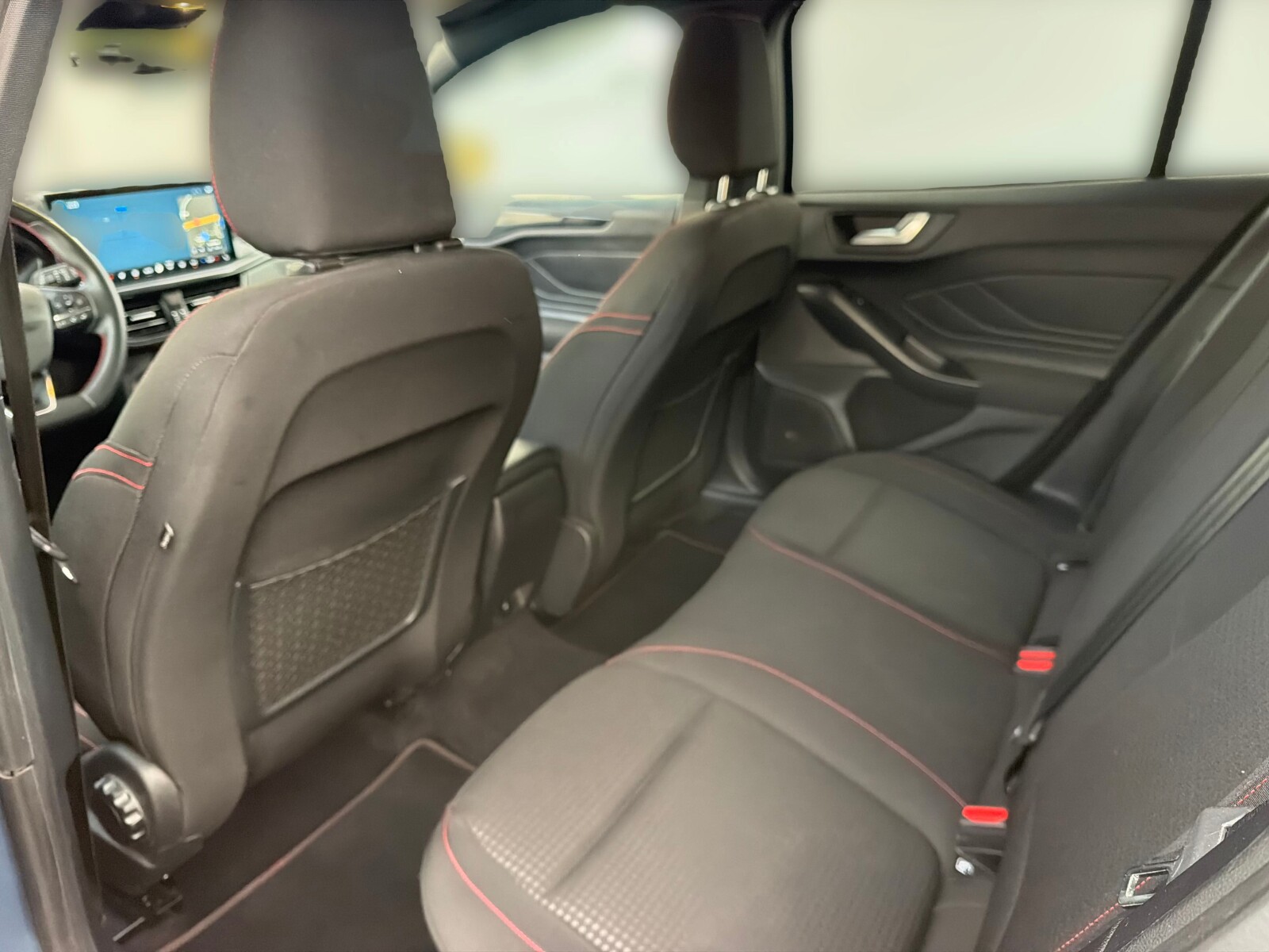 Ford Focus - zdjęcie 11
