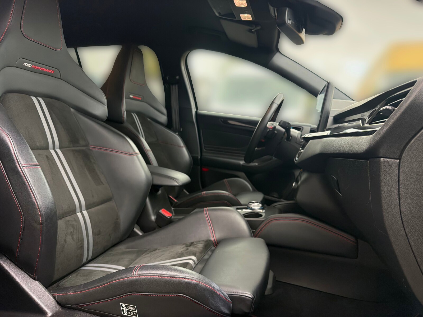 Ford Focus - zdjęcie 17
