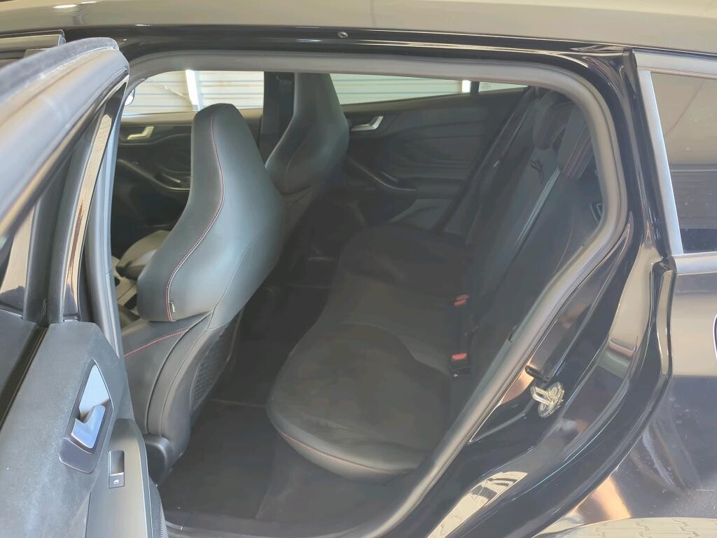 Ford Focus - zdjęcie 7