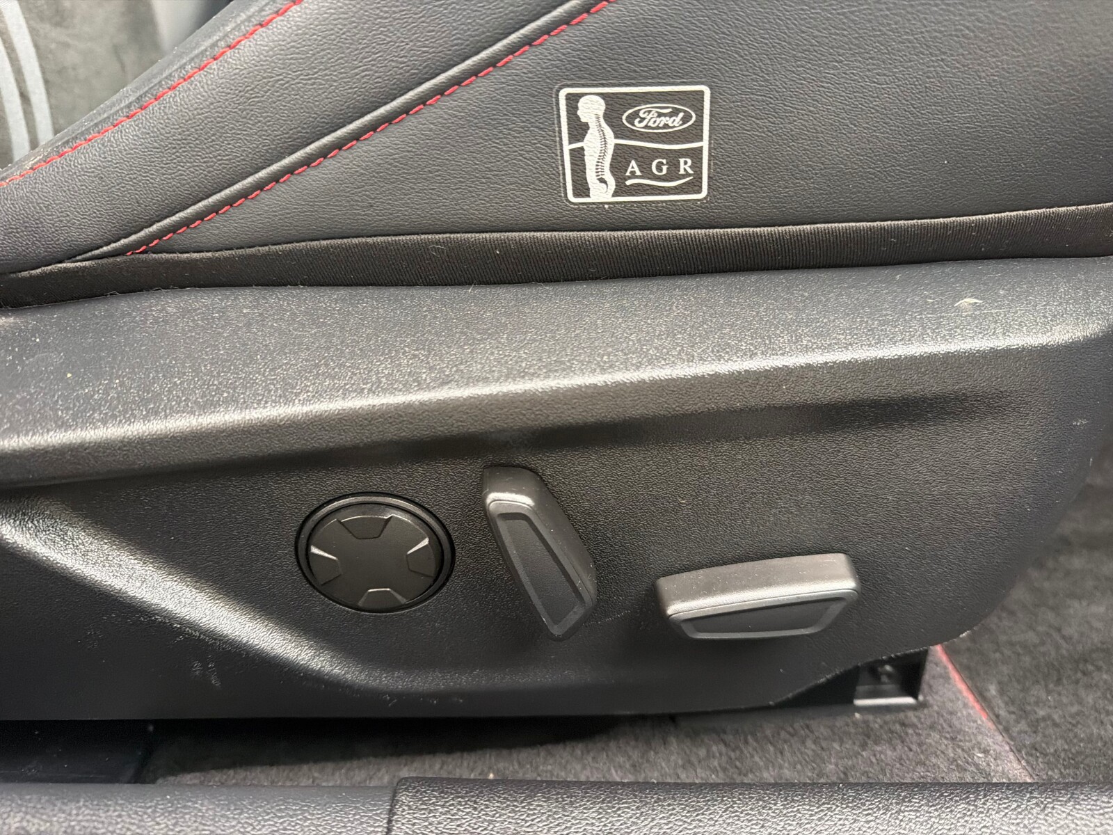 Ford Focus - zdjęcie 18