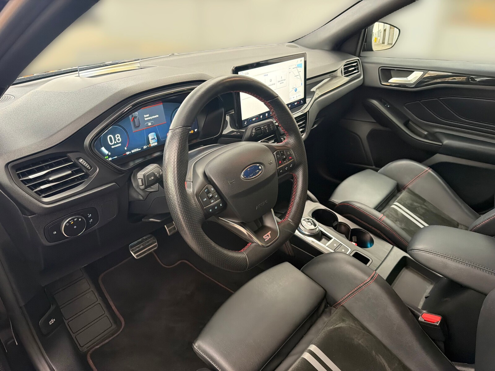 Ford Focus - zdjęcie 9