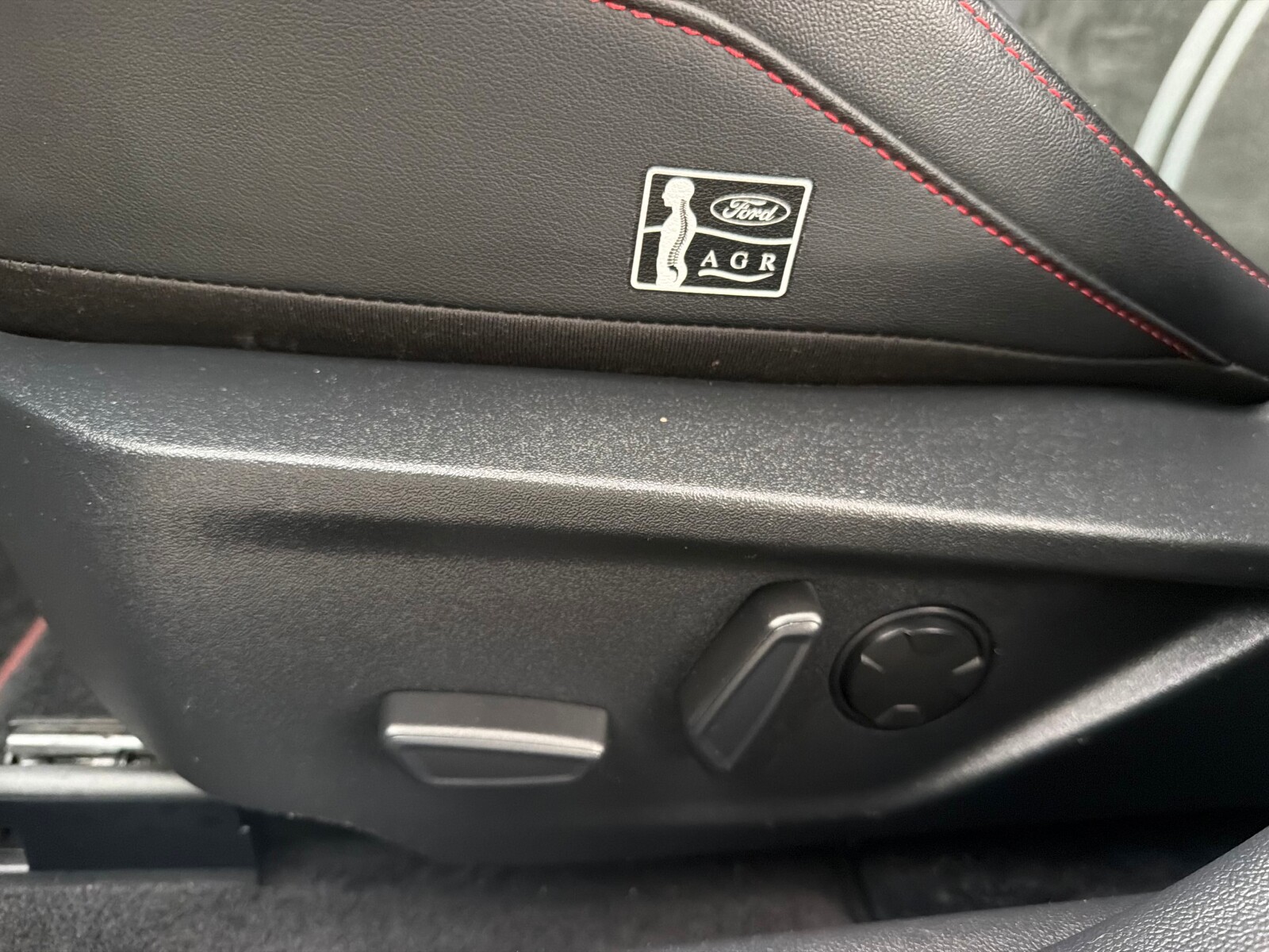 Ford Focus - zdjęcie 11