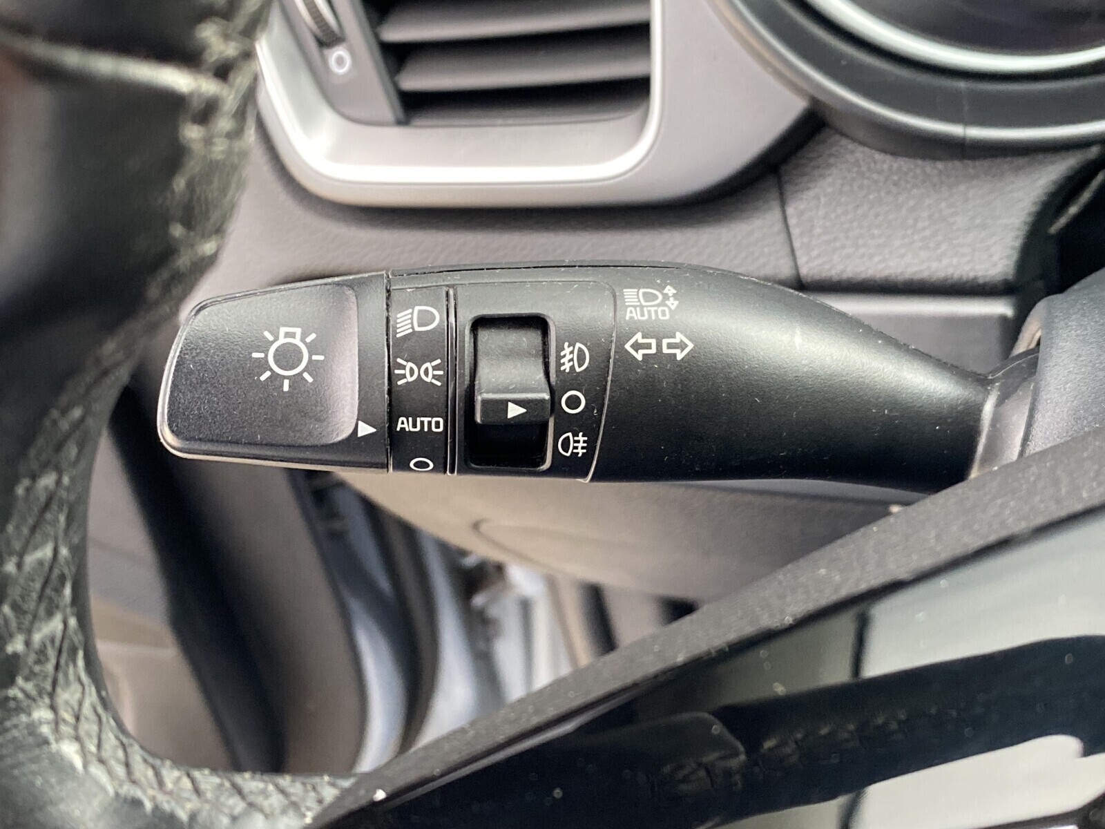 Kia Ceed - zdjęcie 18