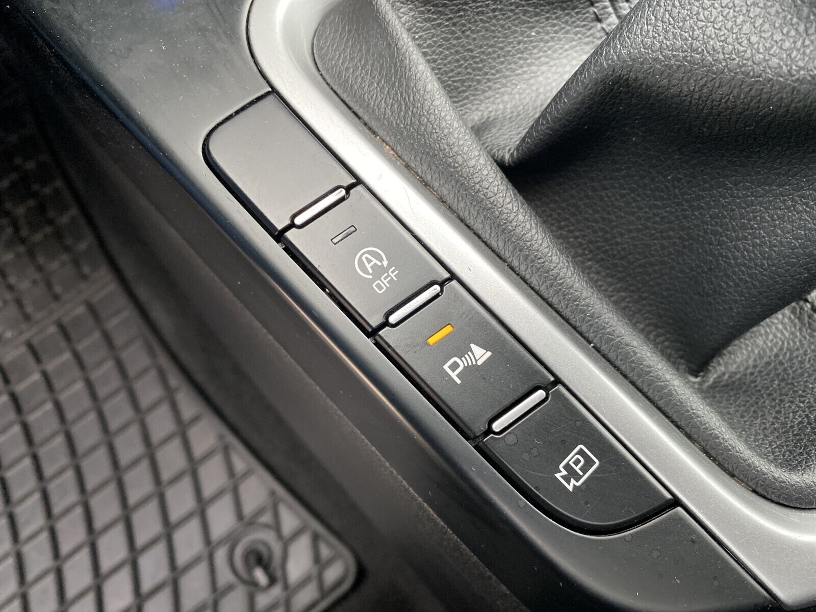 Kia Ceed - zdjęcie 25