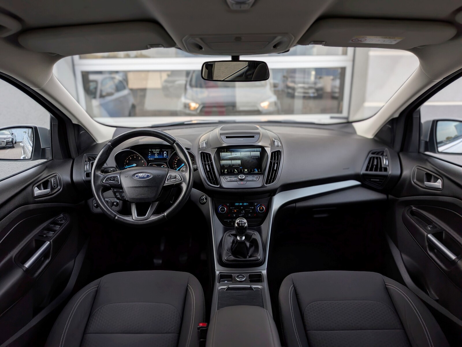 Ford Kuga - zdjęcie 15