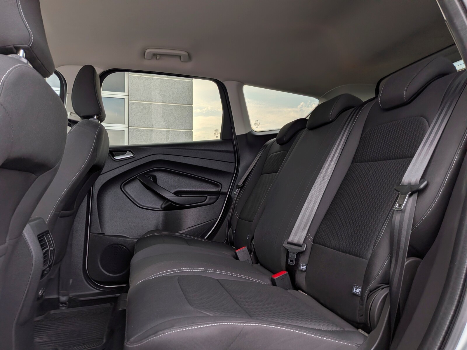 Ford Kuga - zdjęcie 10