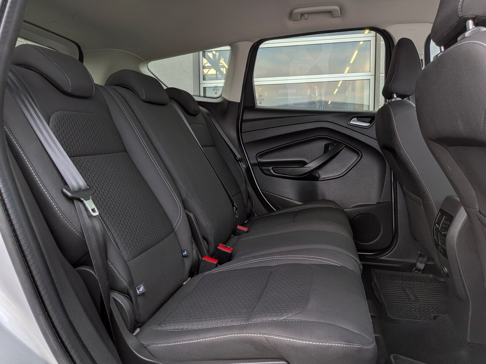 Ford Kuga - zdjęcie 12