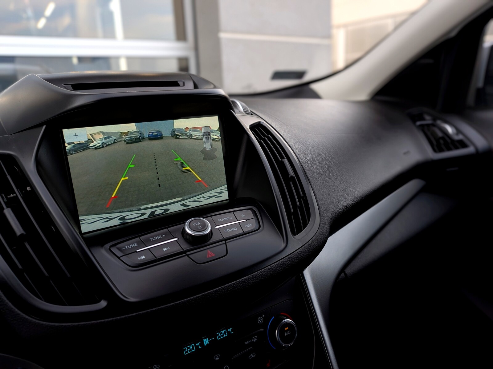 Ford Kuga - zdjęcie 25