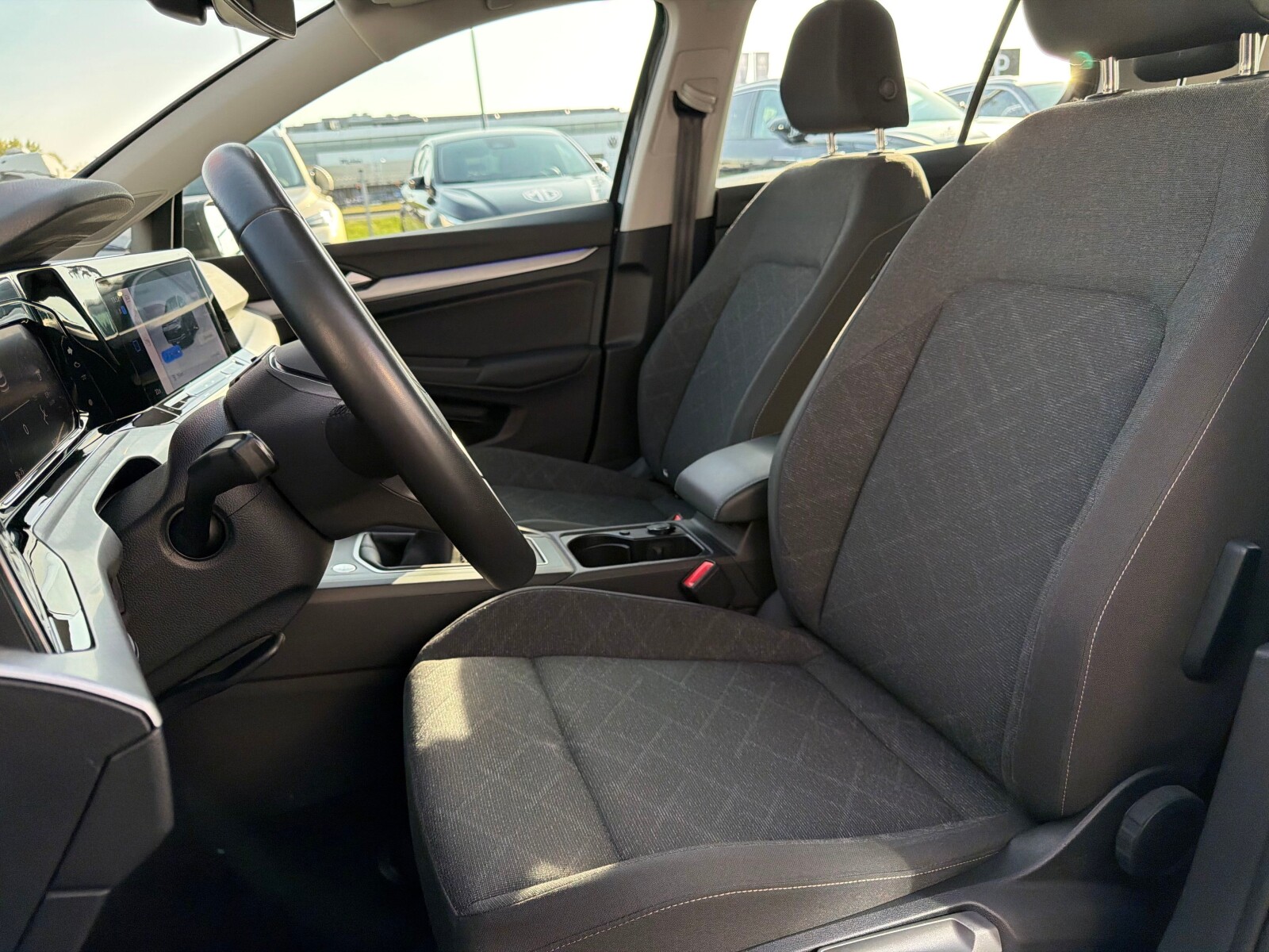 Volkswagen Golf - zdjęcie 16