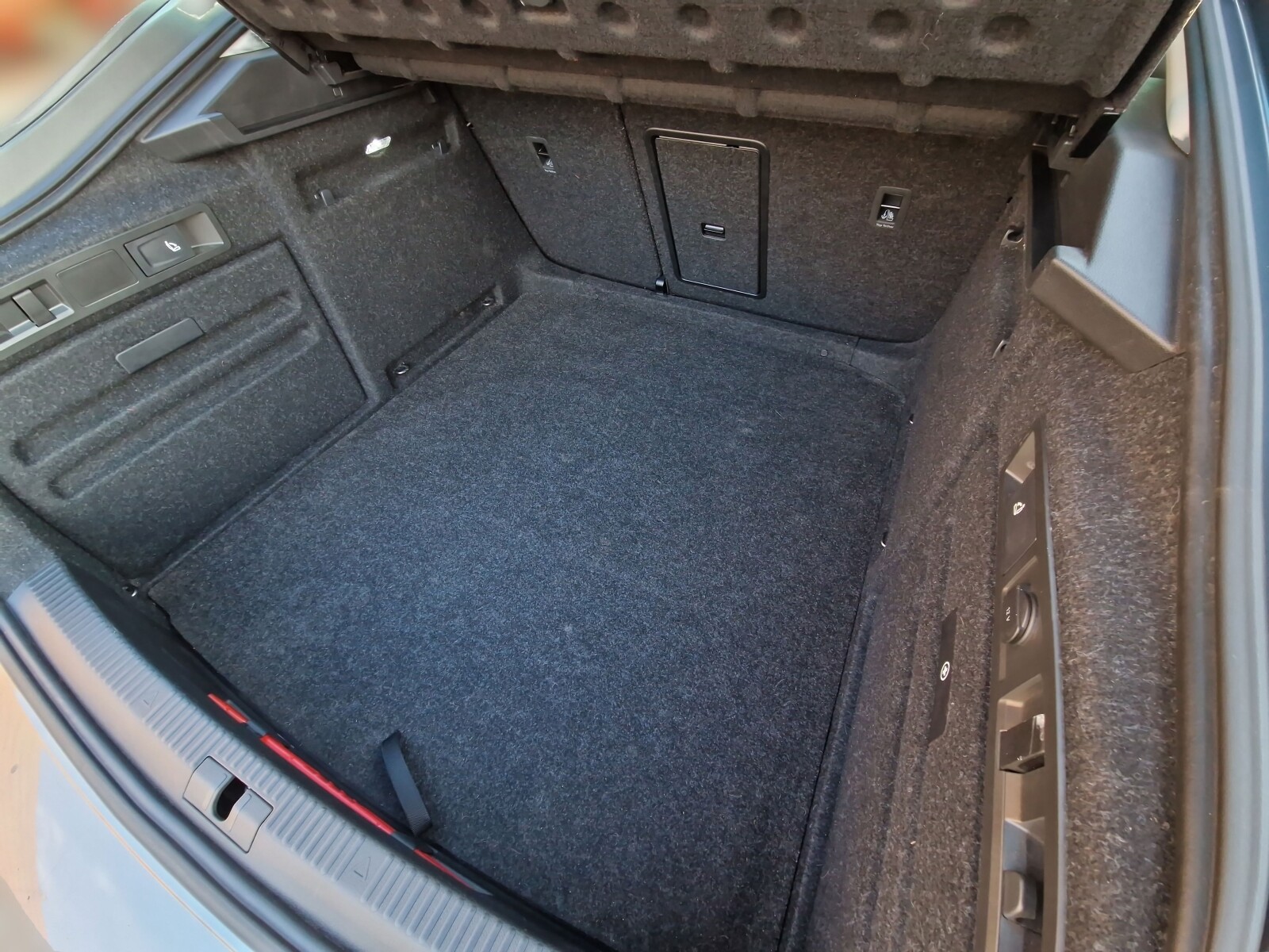 Škoda Superb - zdjęcie 9