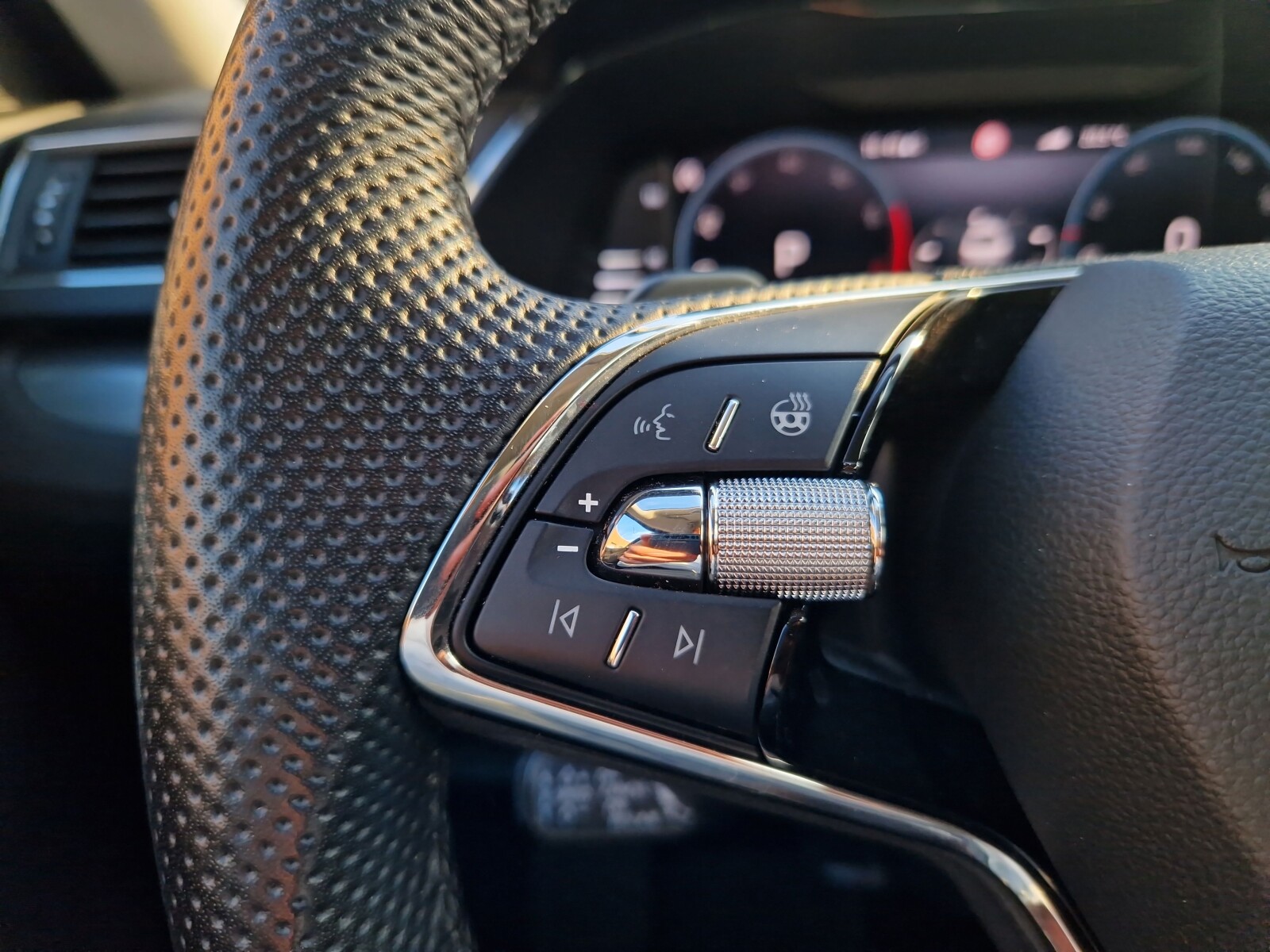 Škoda Superb - zdjęcie 18