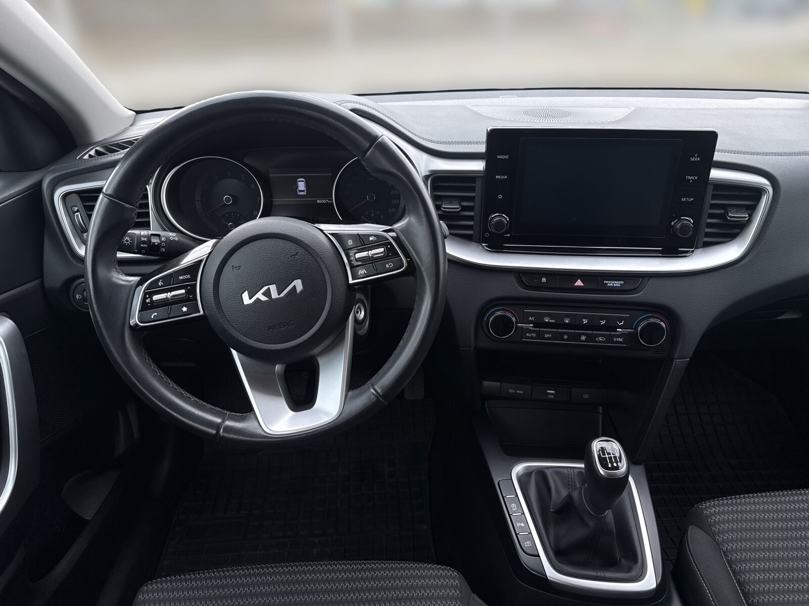 Kia Ceed - zdjęcie 13