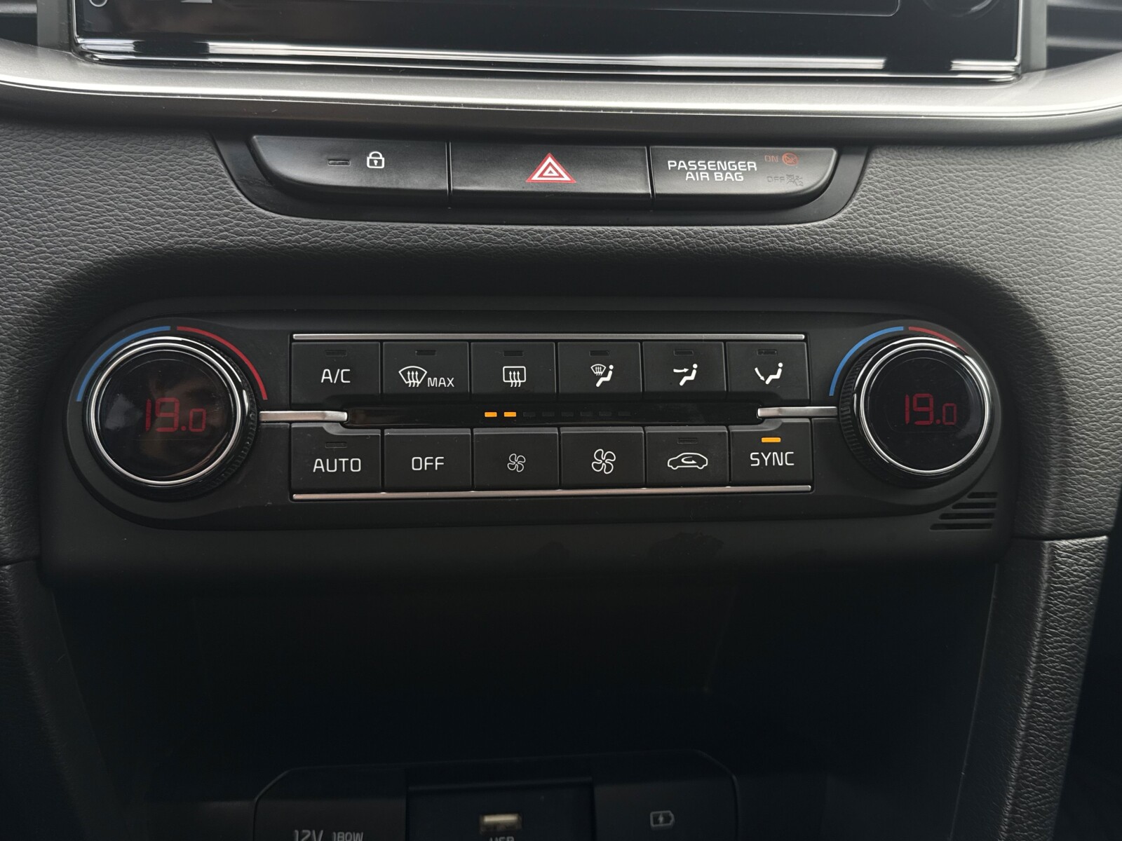 Kia Ceed - zdjęcie 26