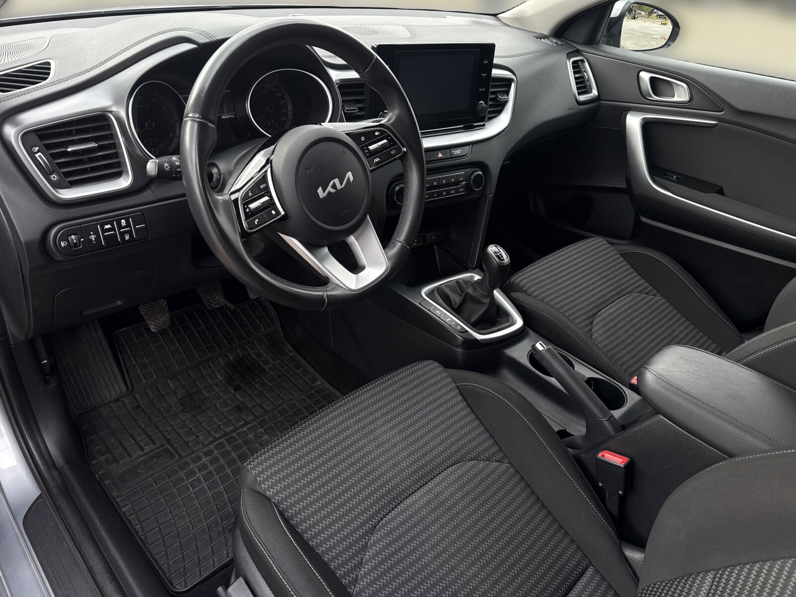 Kia Ceed - zdjęcie 9