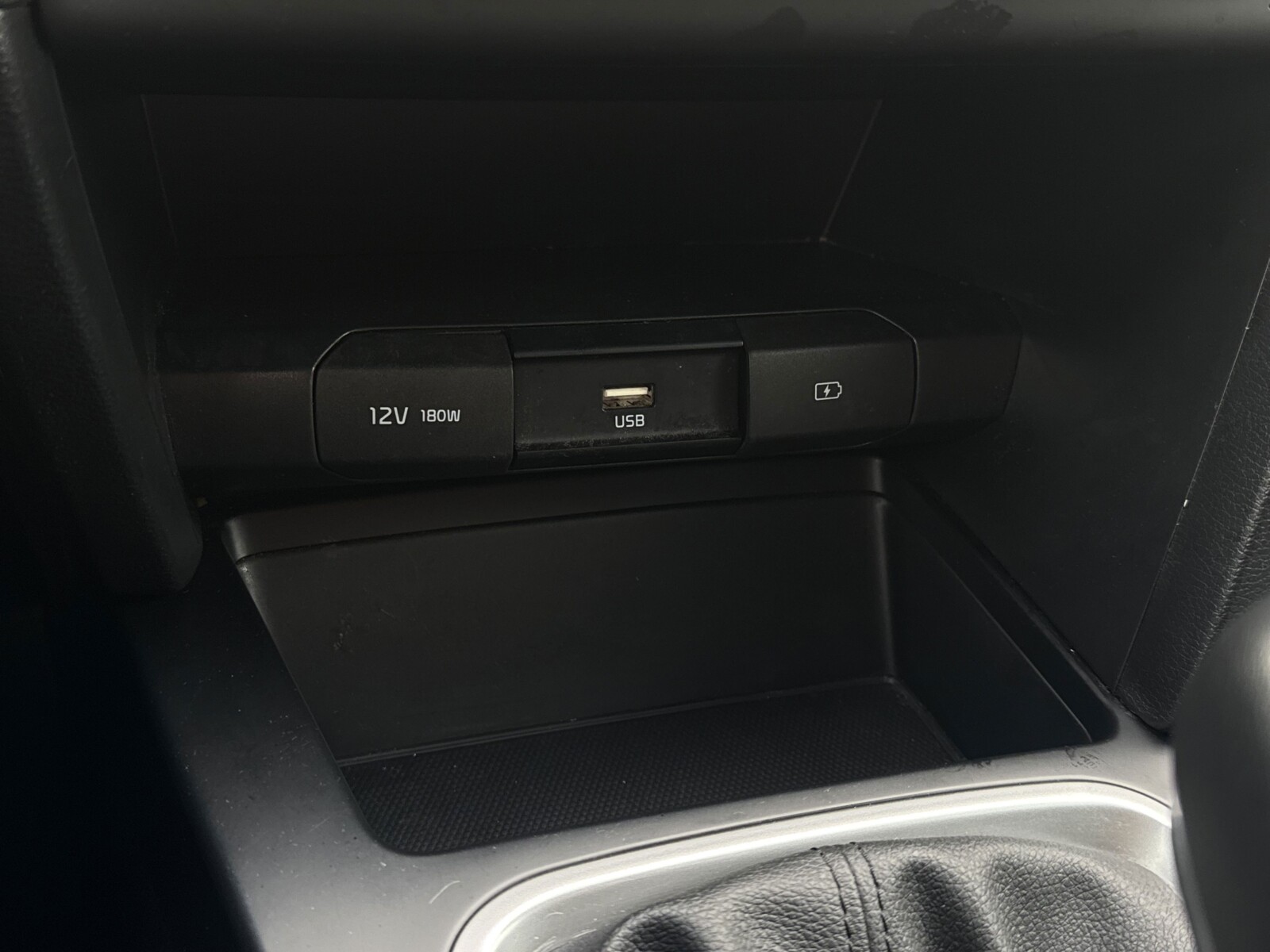 Kia Ceed - zdjęcie 25