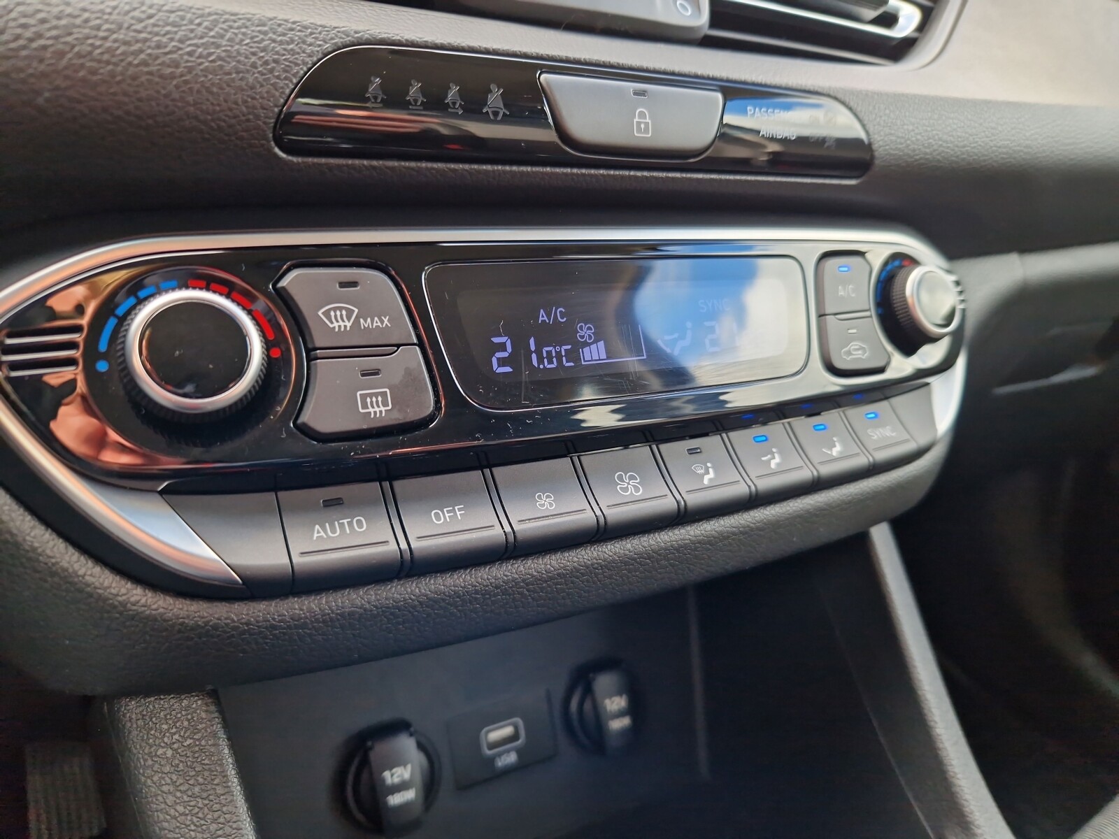 Hyundai i30 - zdjęcie 22