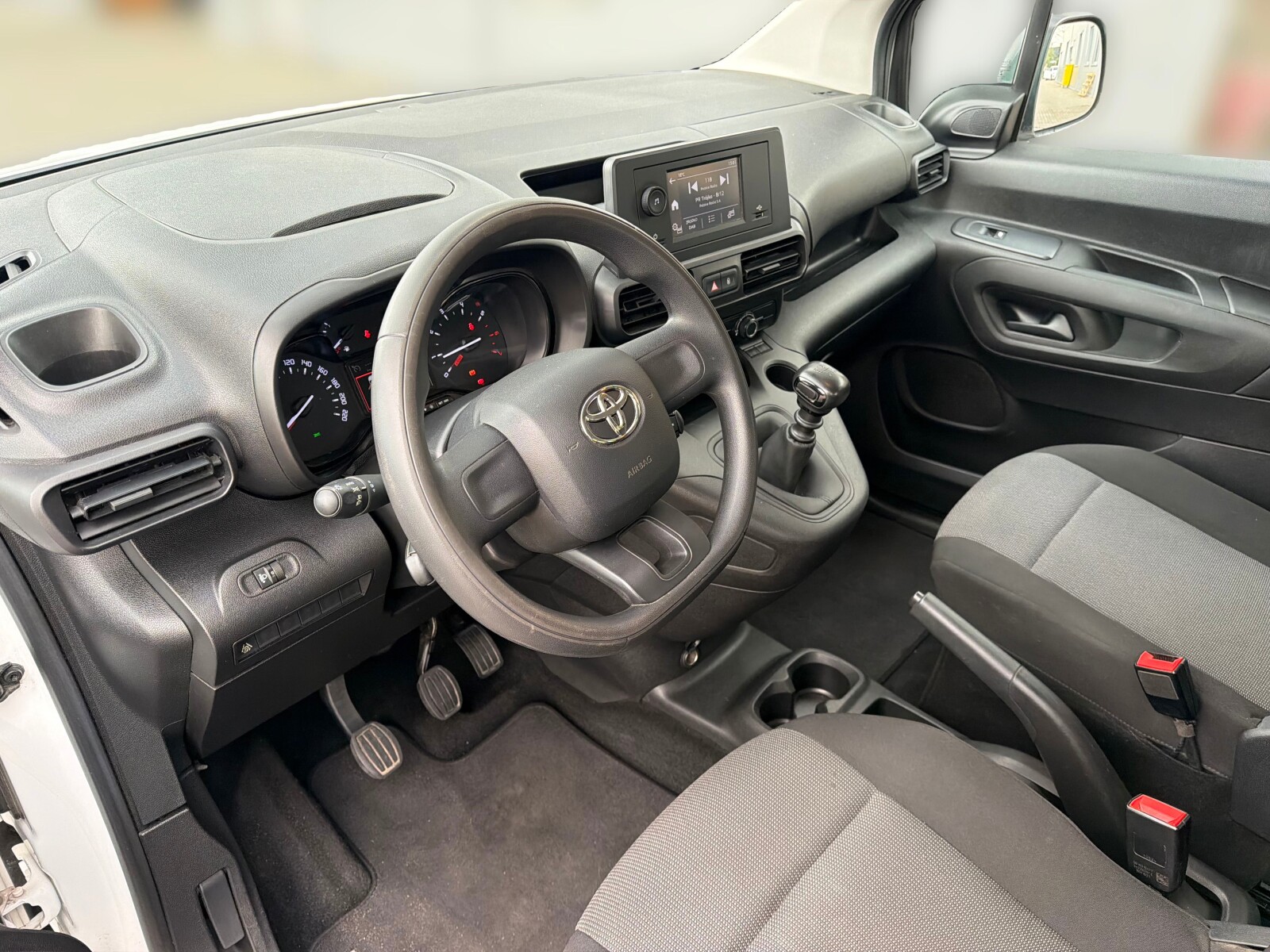 Toyota Proace City Verso - zdjęcie 9