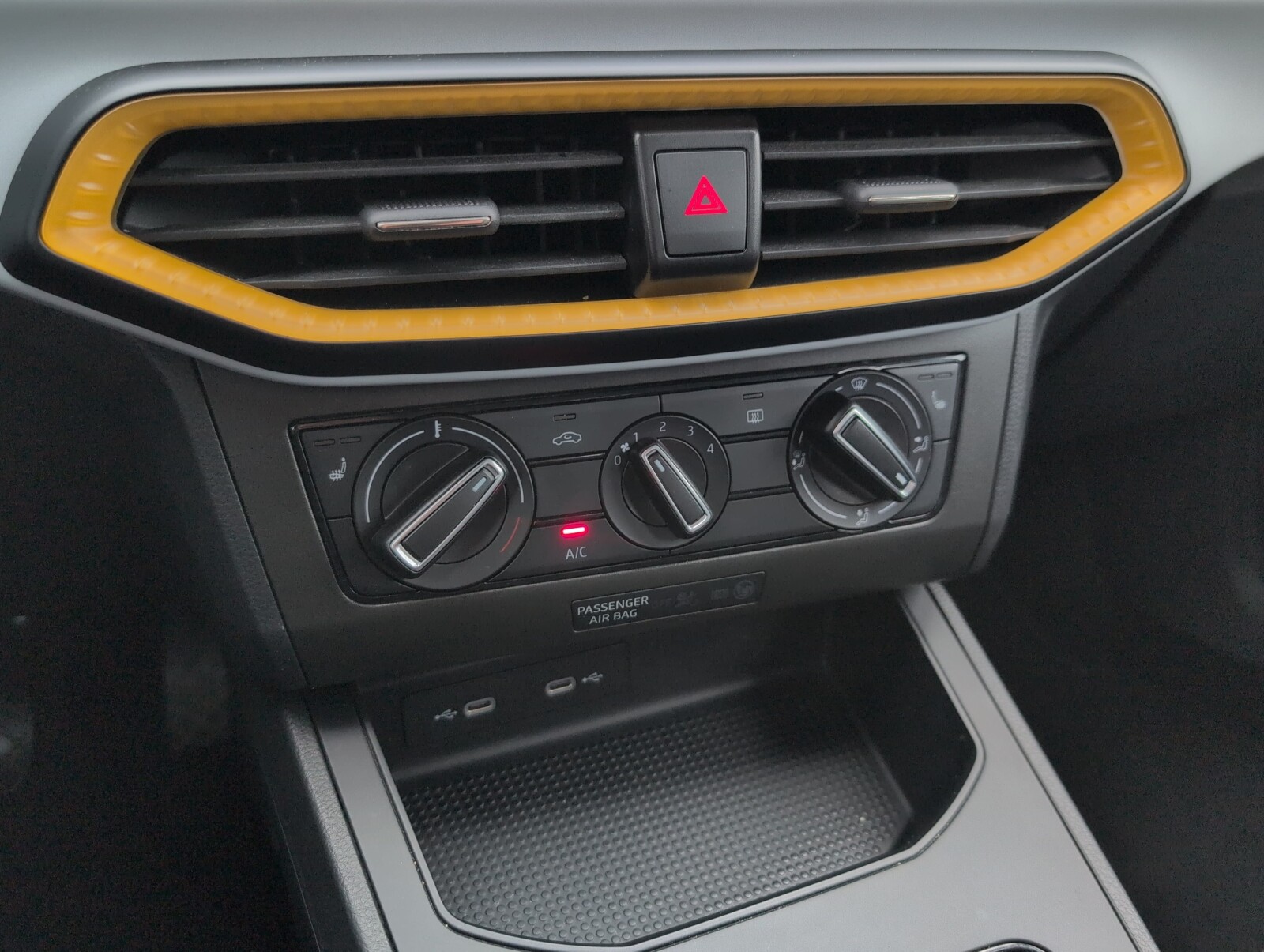 Seat Ibiza - zdjęcie 26