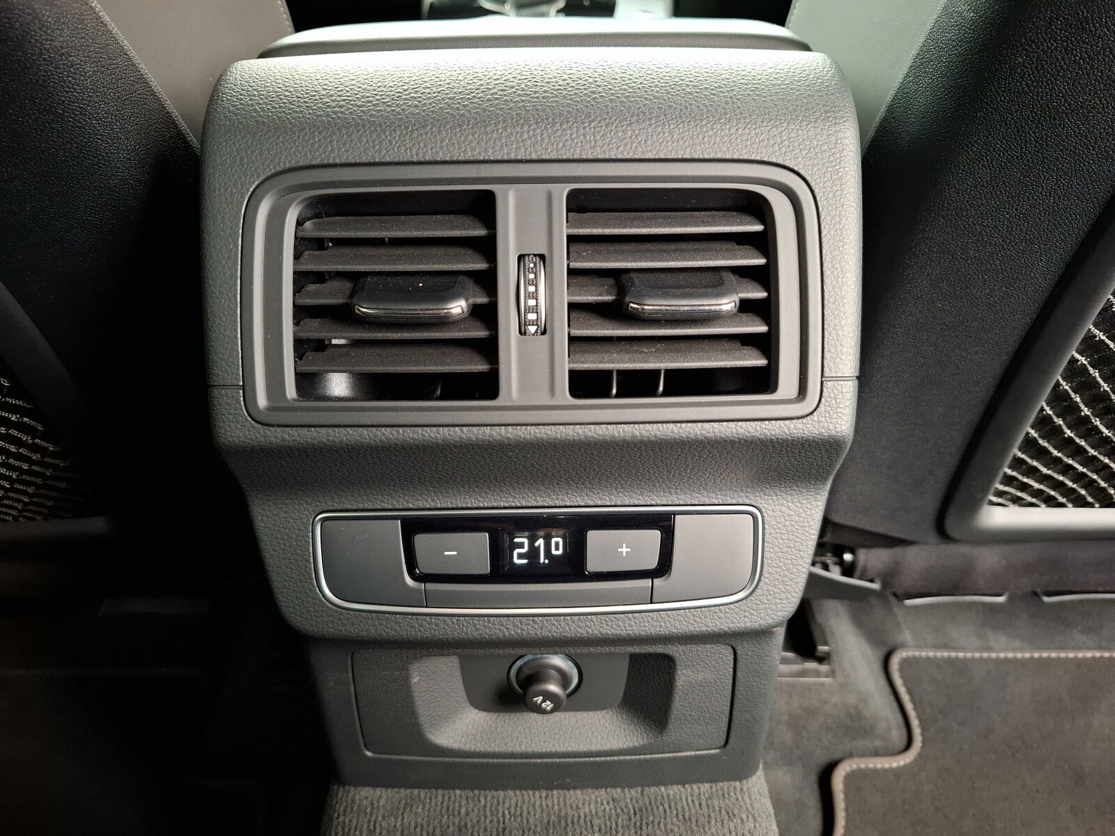 Audi Q5 Sportback - zdjęcie 20