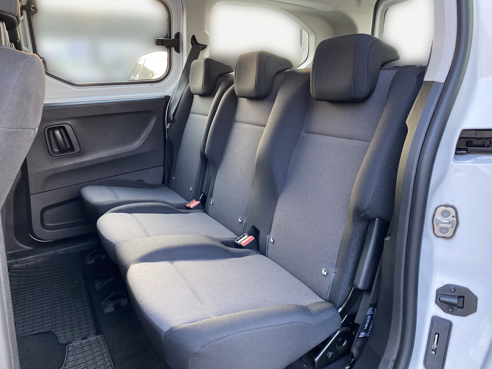 Toyota Proace City Verso - zdjęcie 24
