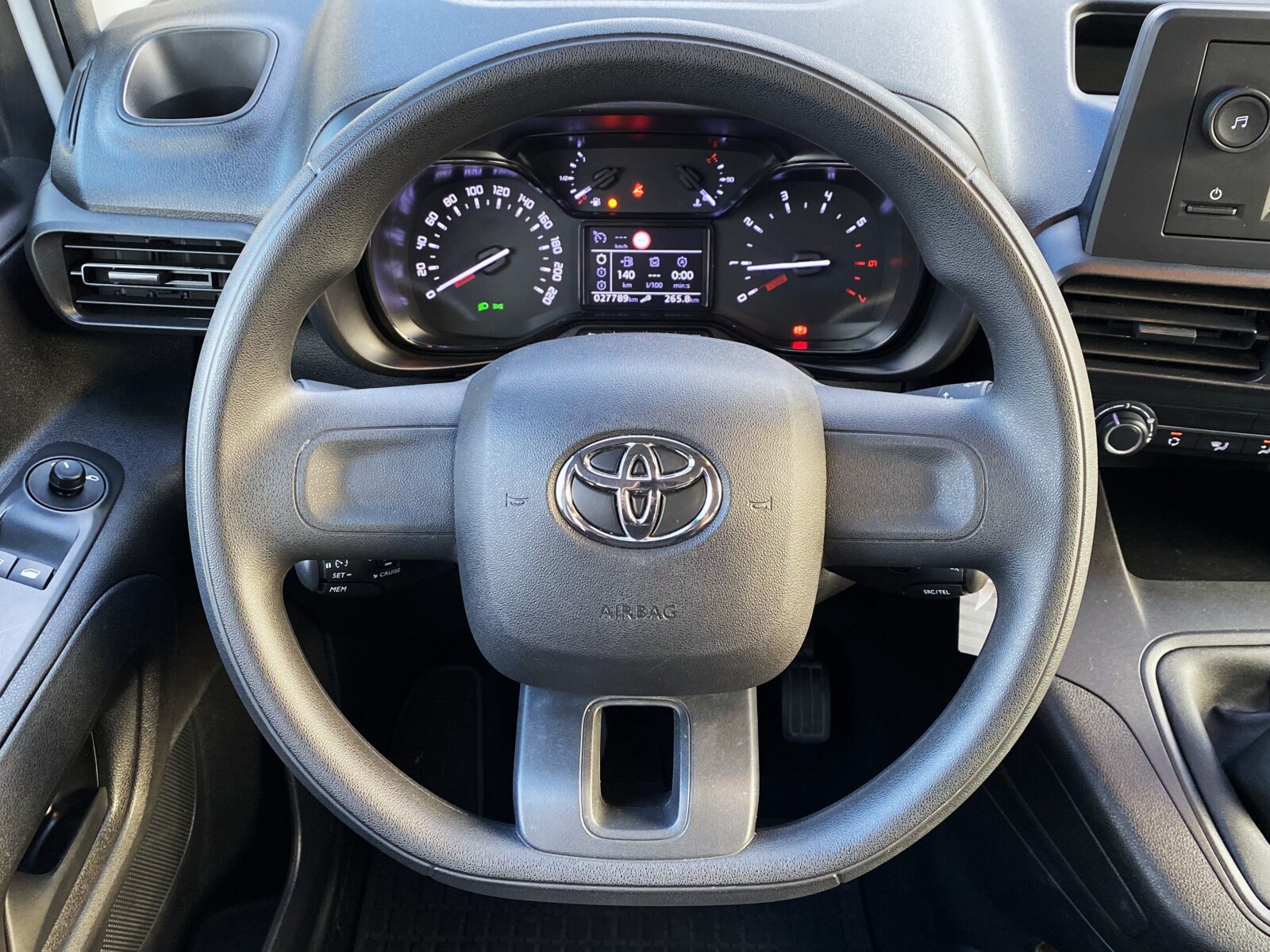 Toyota Proace City Verso - zdjęcie 17