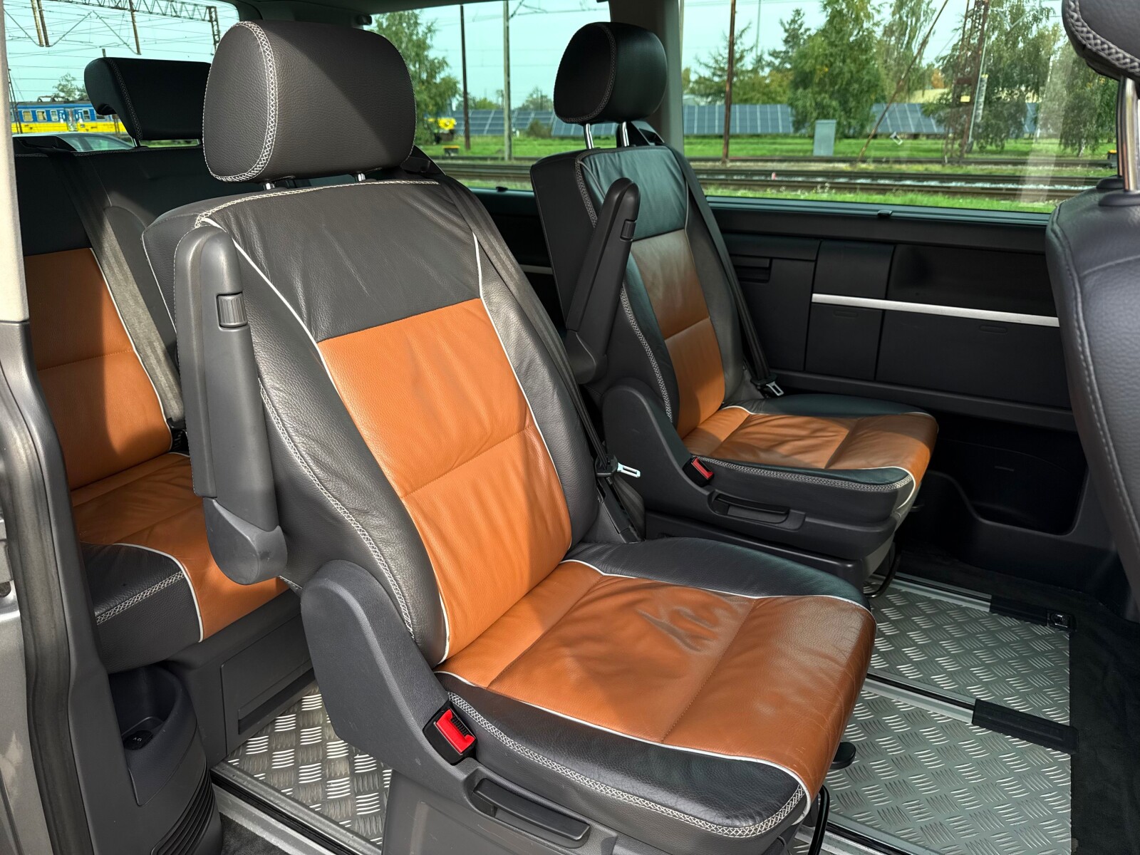 Volkswagen Multivan - zdjęcie 27