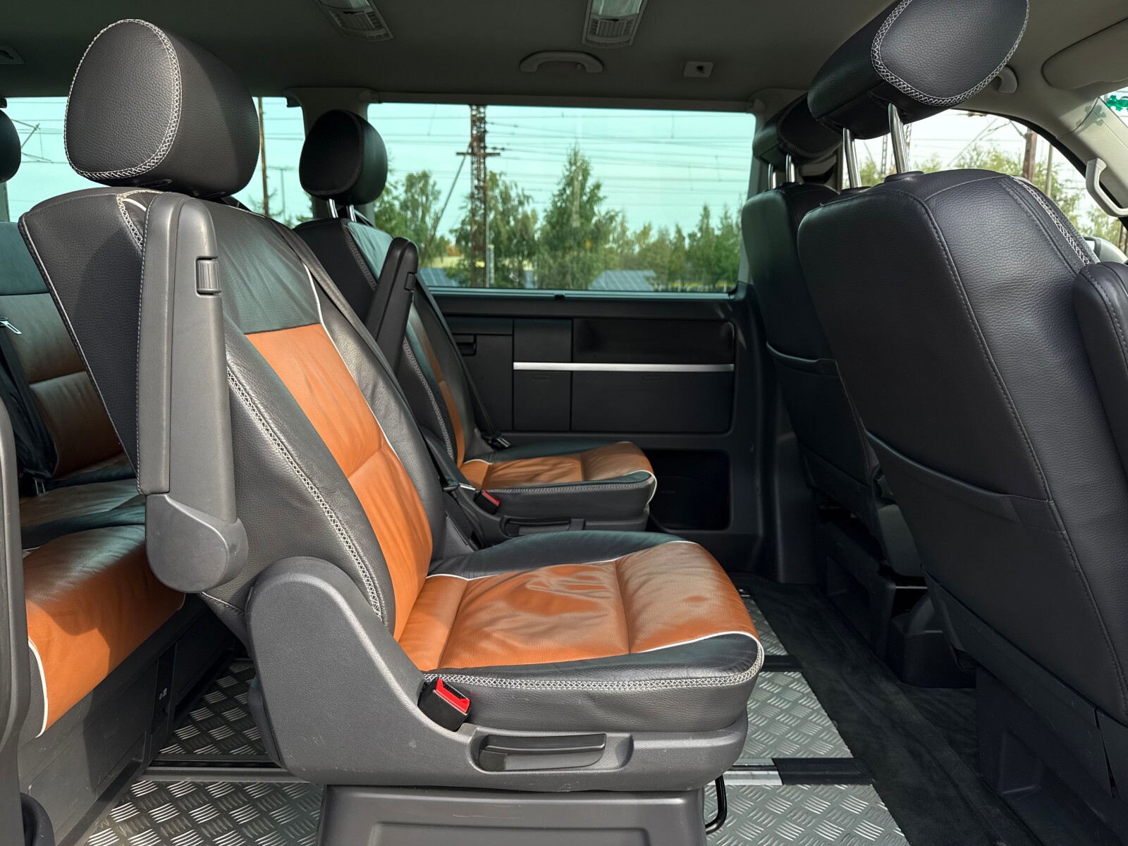 Volkswagen Multivan - zdjęcie 26