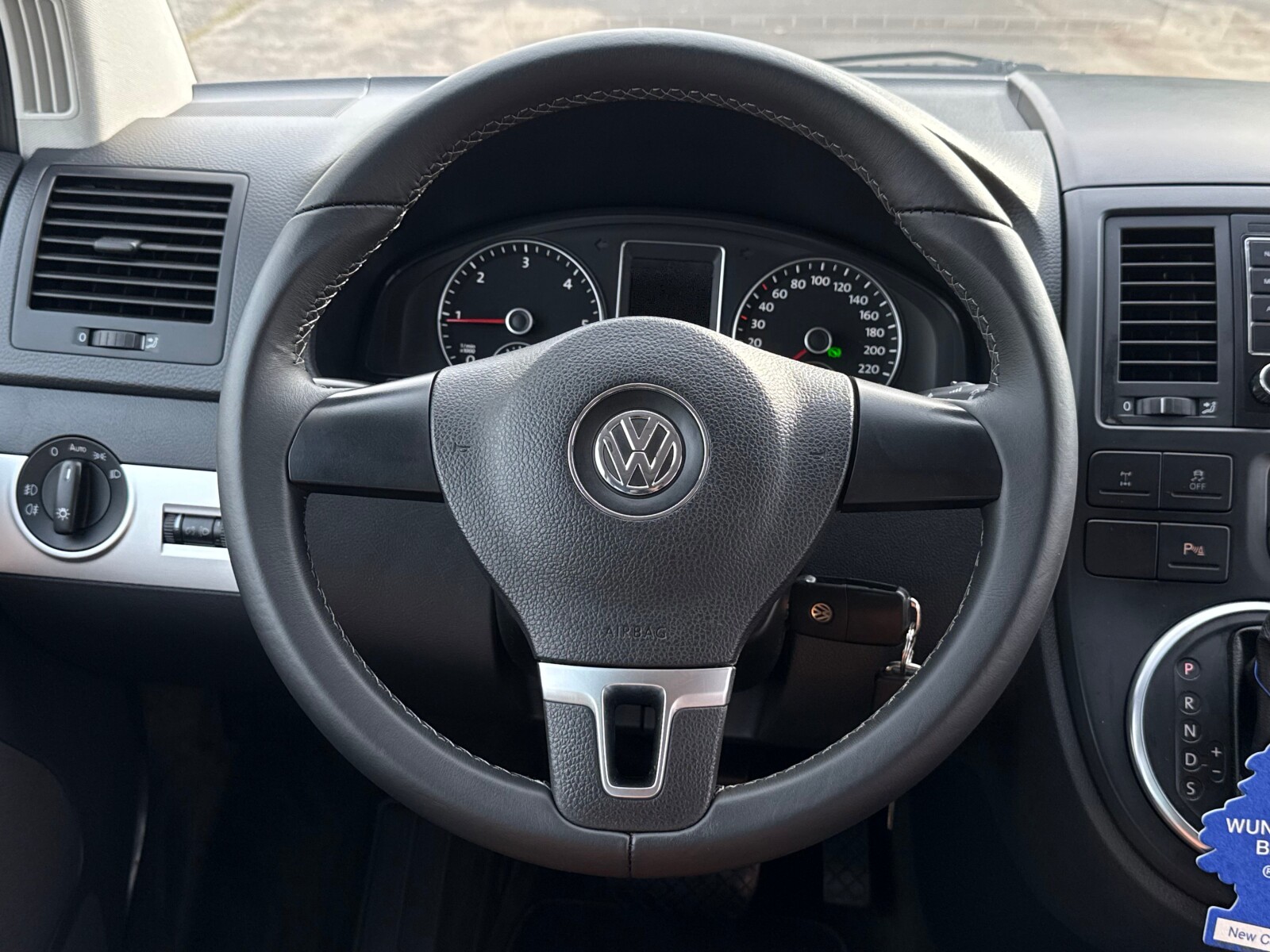 Volkswagen Multivan - zdjęcie 15