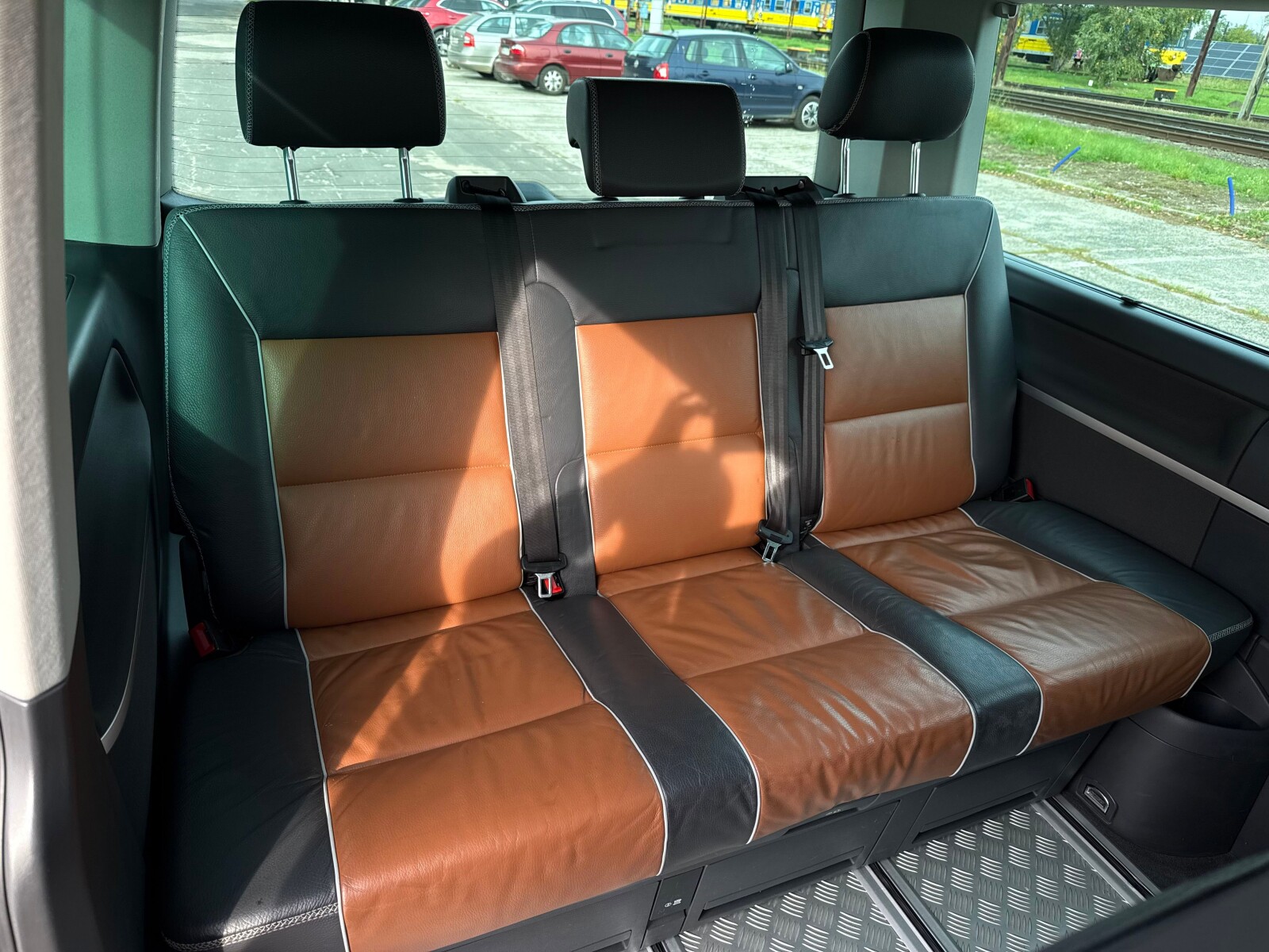 Volkswagen Multivan - zdjęcie 25