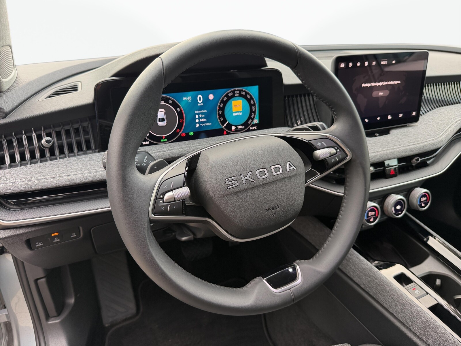 Škoda Superb - zdjęcie 12