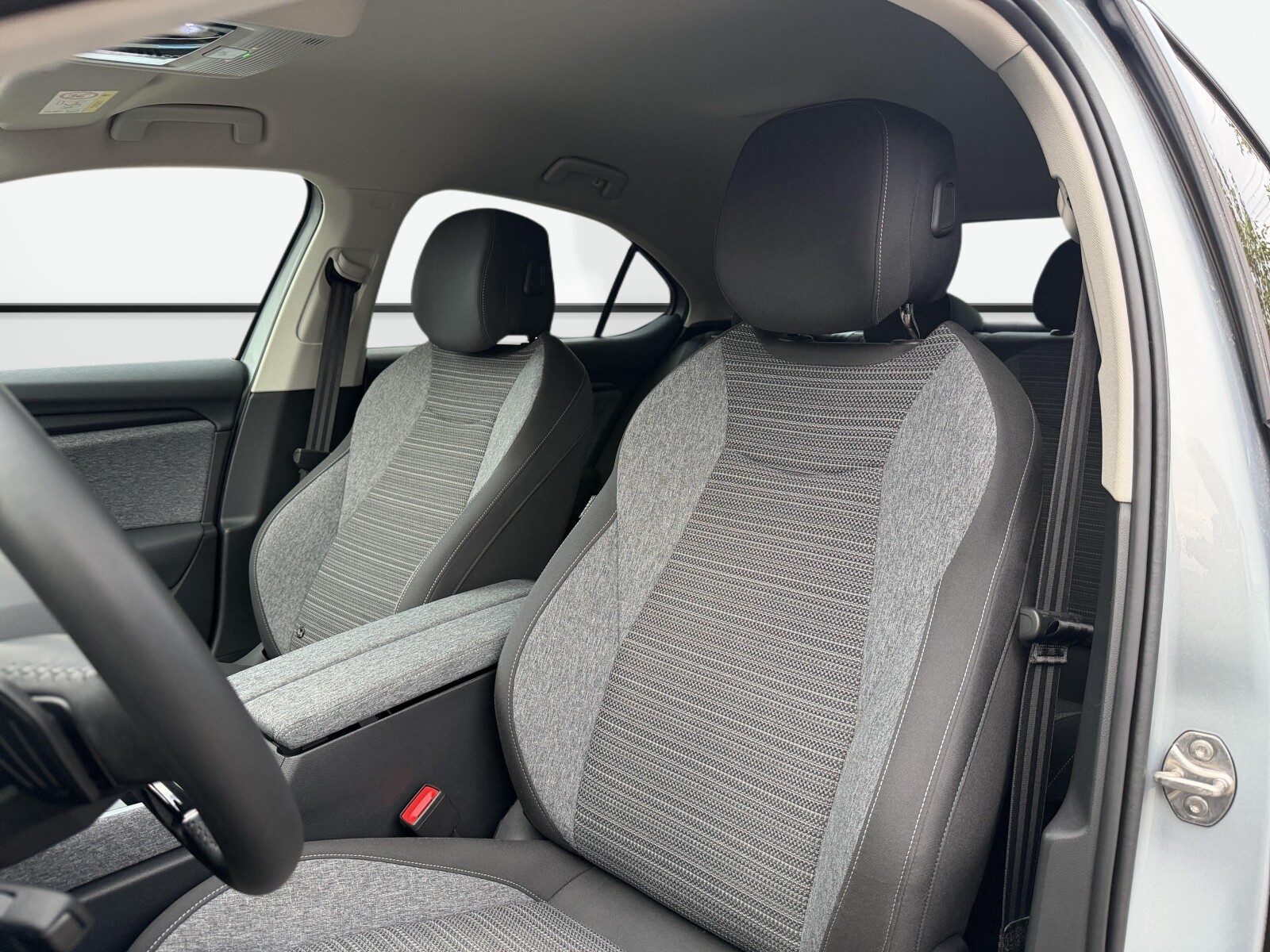 Škoda Superb - zdjęcie 13