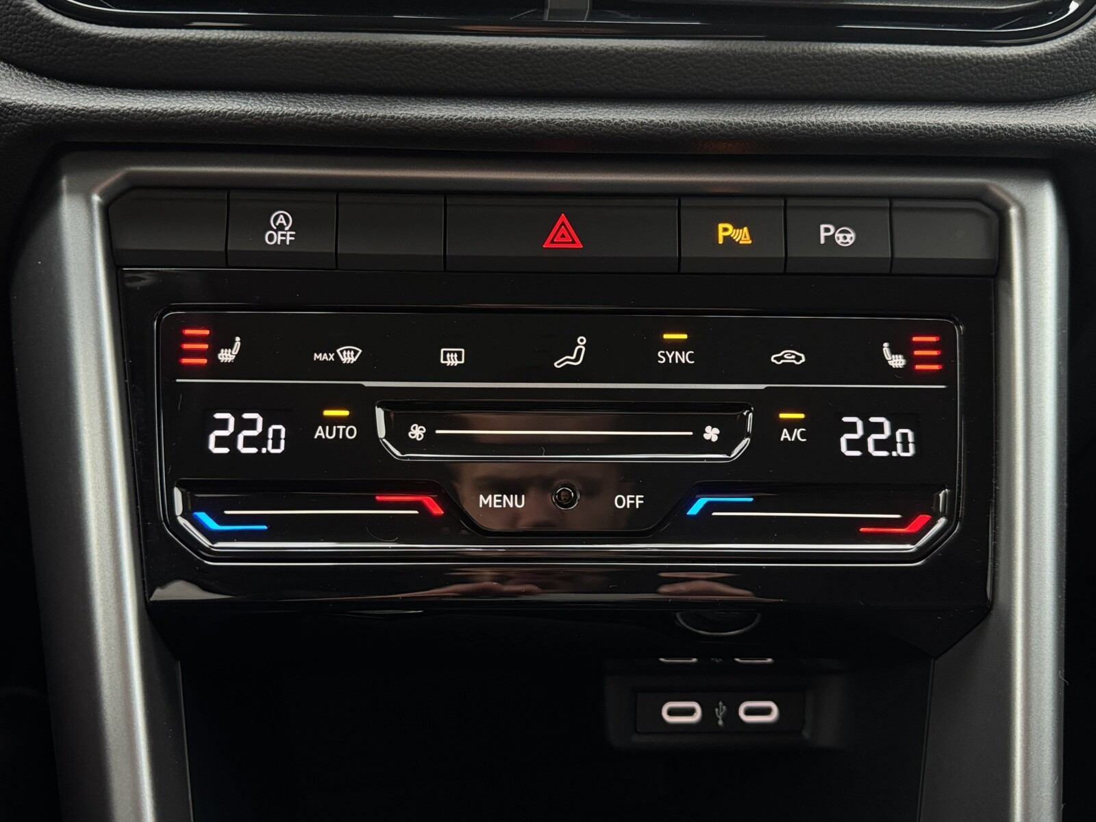 Volkswagen T-Roc - zdjęcie 19