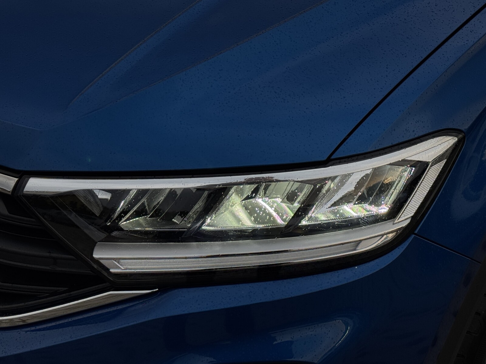 Volkswagen T-Roc - zdjęcie 25