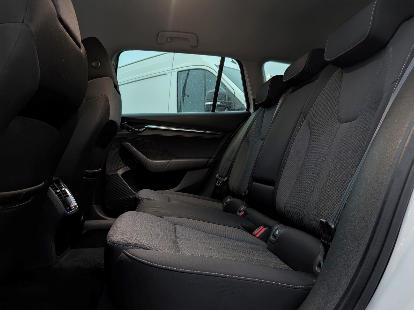 Škoda Octavia Combi - zdjęcie 10