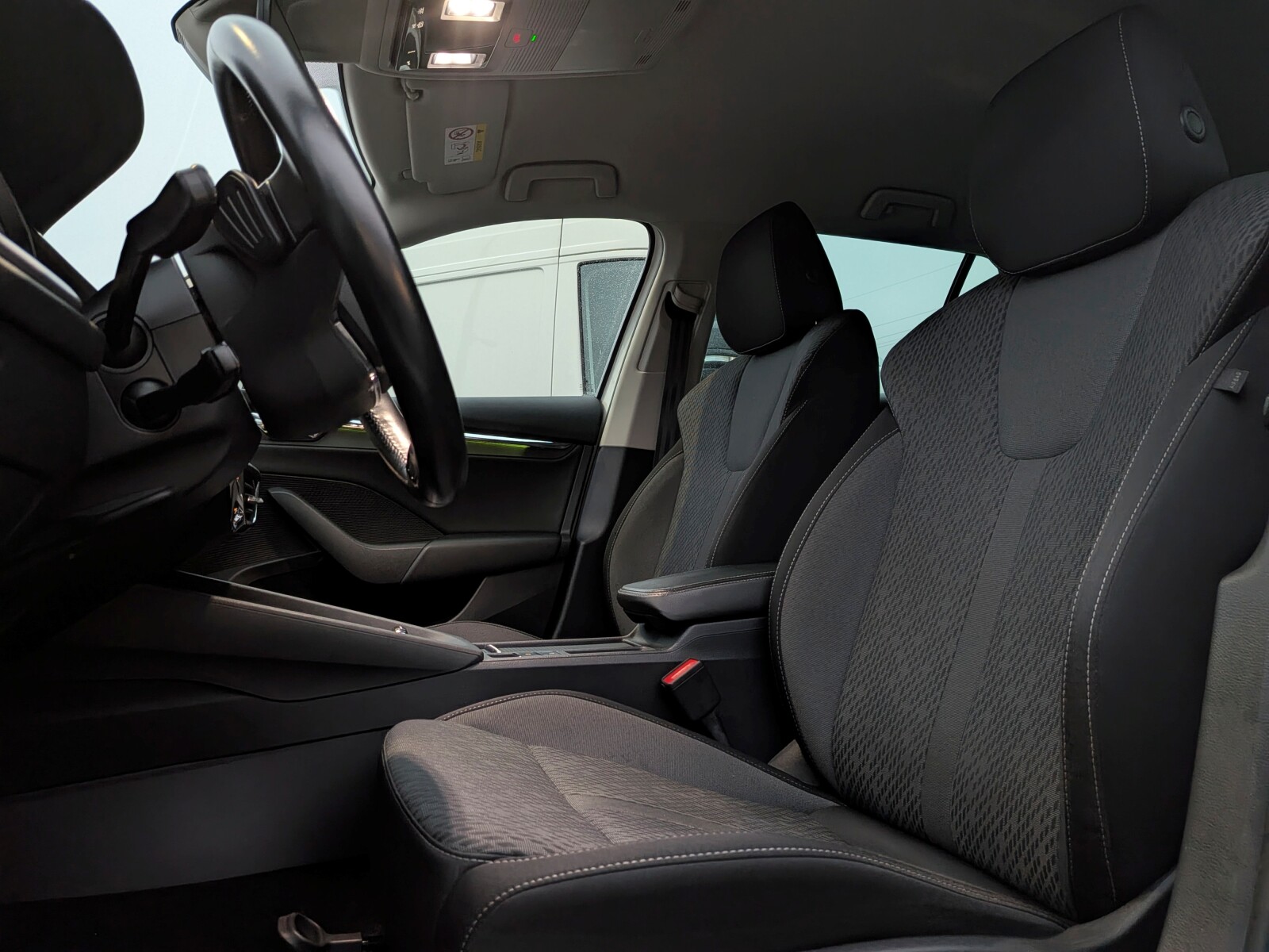 Škoda Octavia Combi - zdjęcie 9