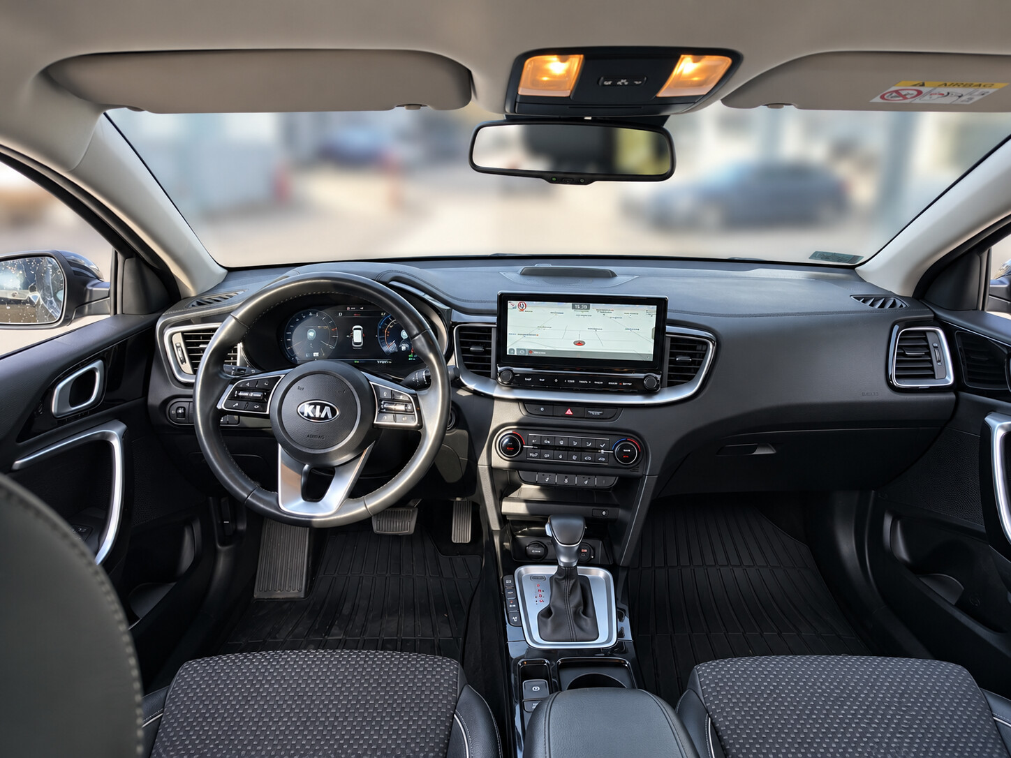 Kia Ceed - zdjęcie 2