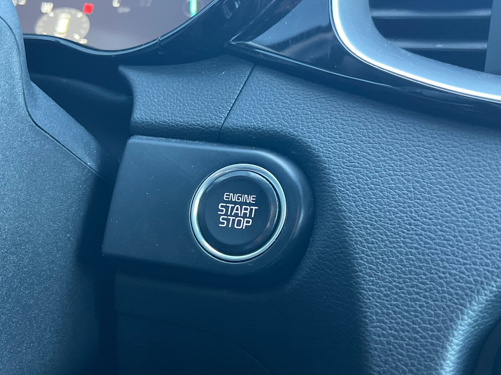 Kia Ceed - zdjęcie 25