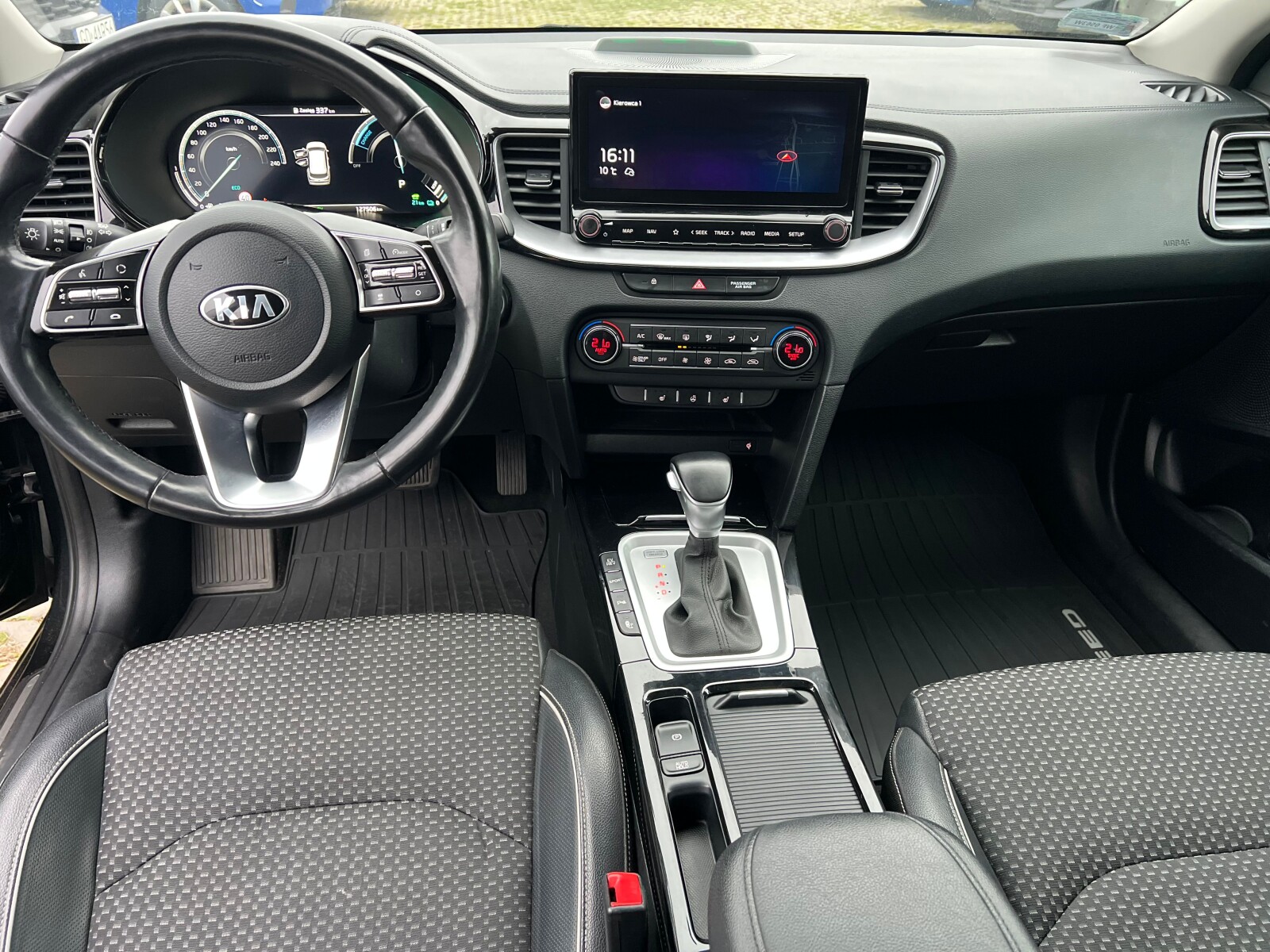 Kia Ceed - zdjęcie 9