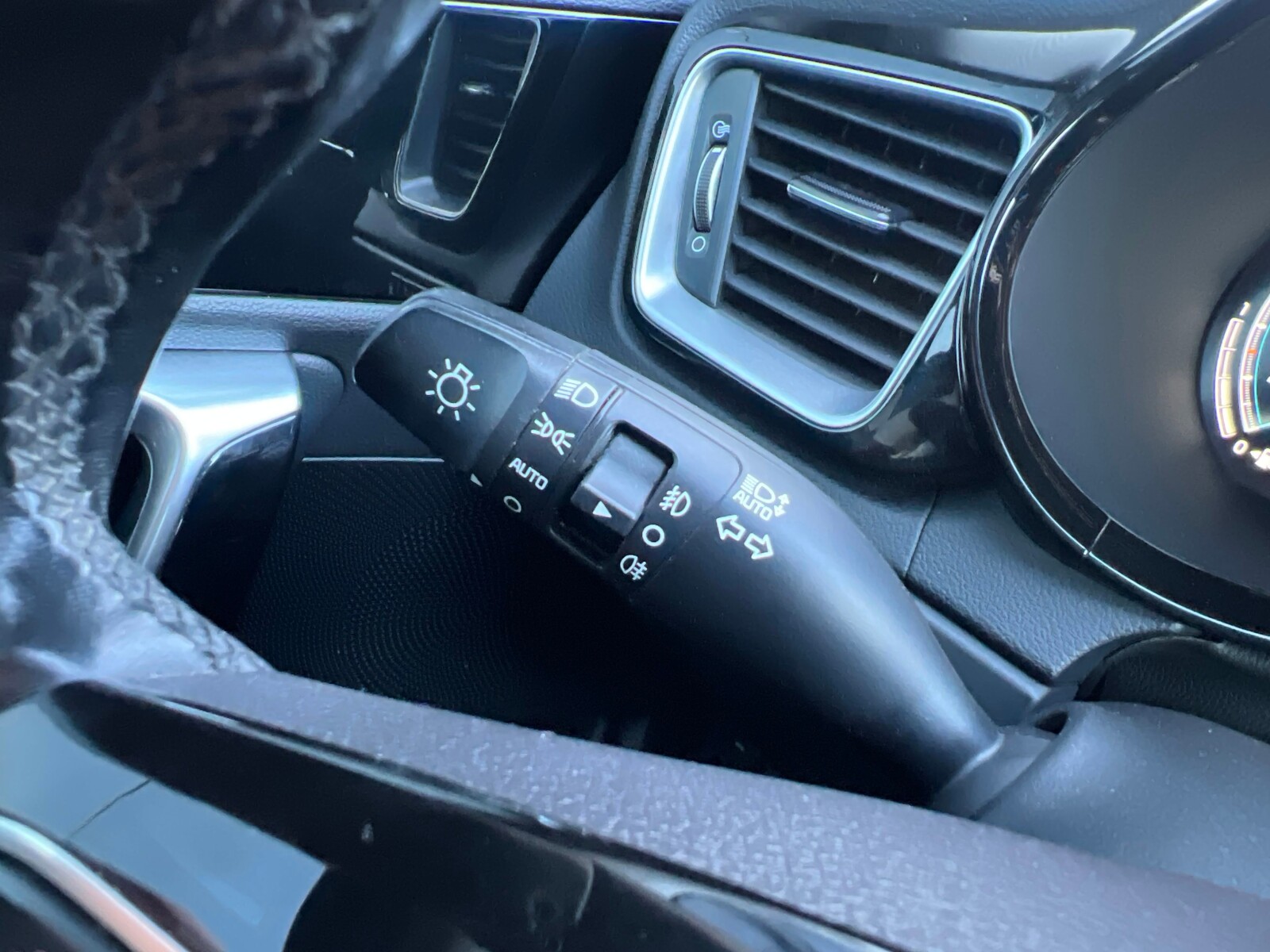 Kia Ceed - zdjęcie 24