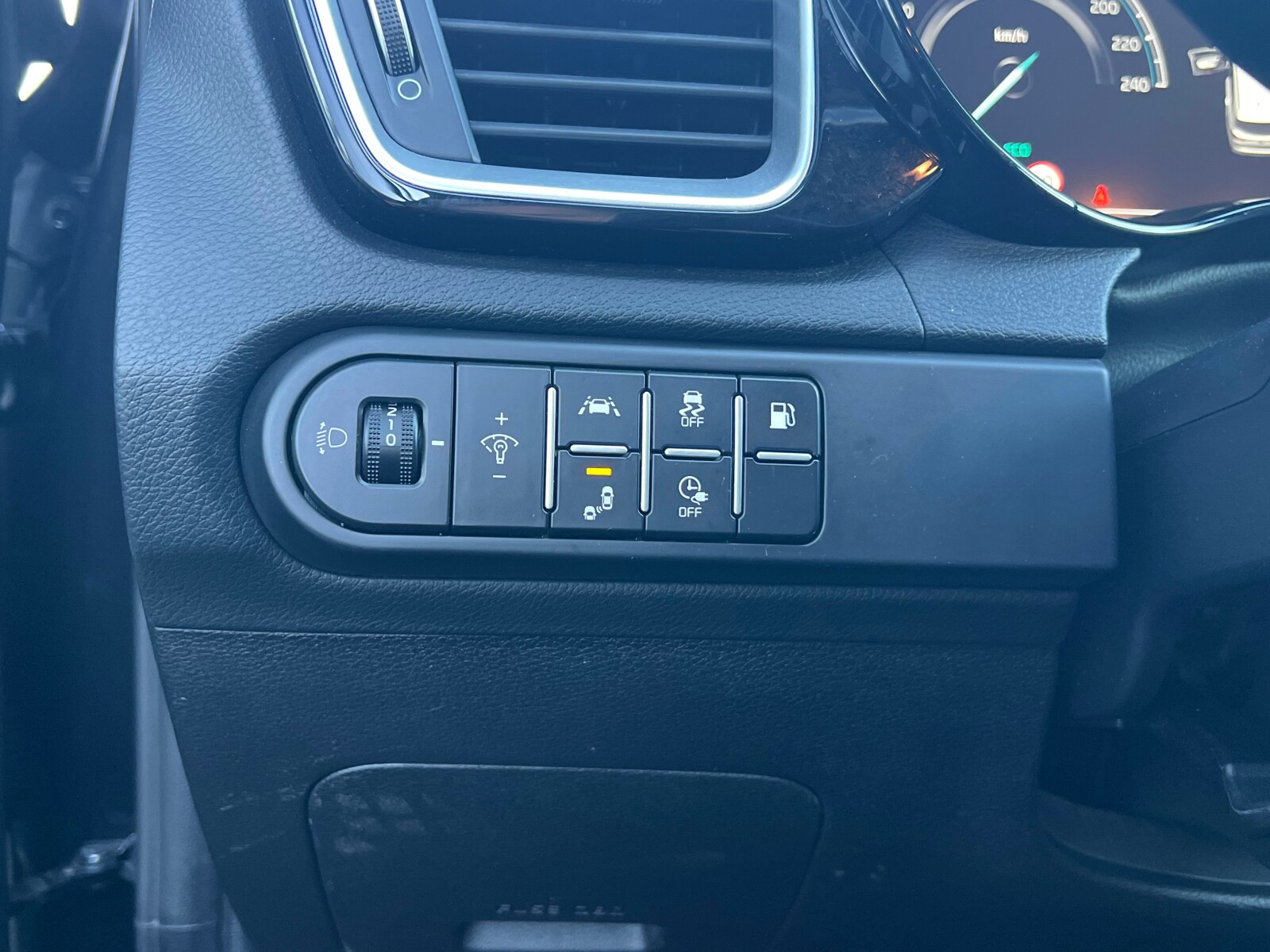 Kia Ceed - zdjęcie 19
