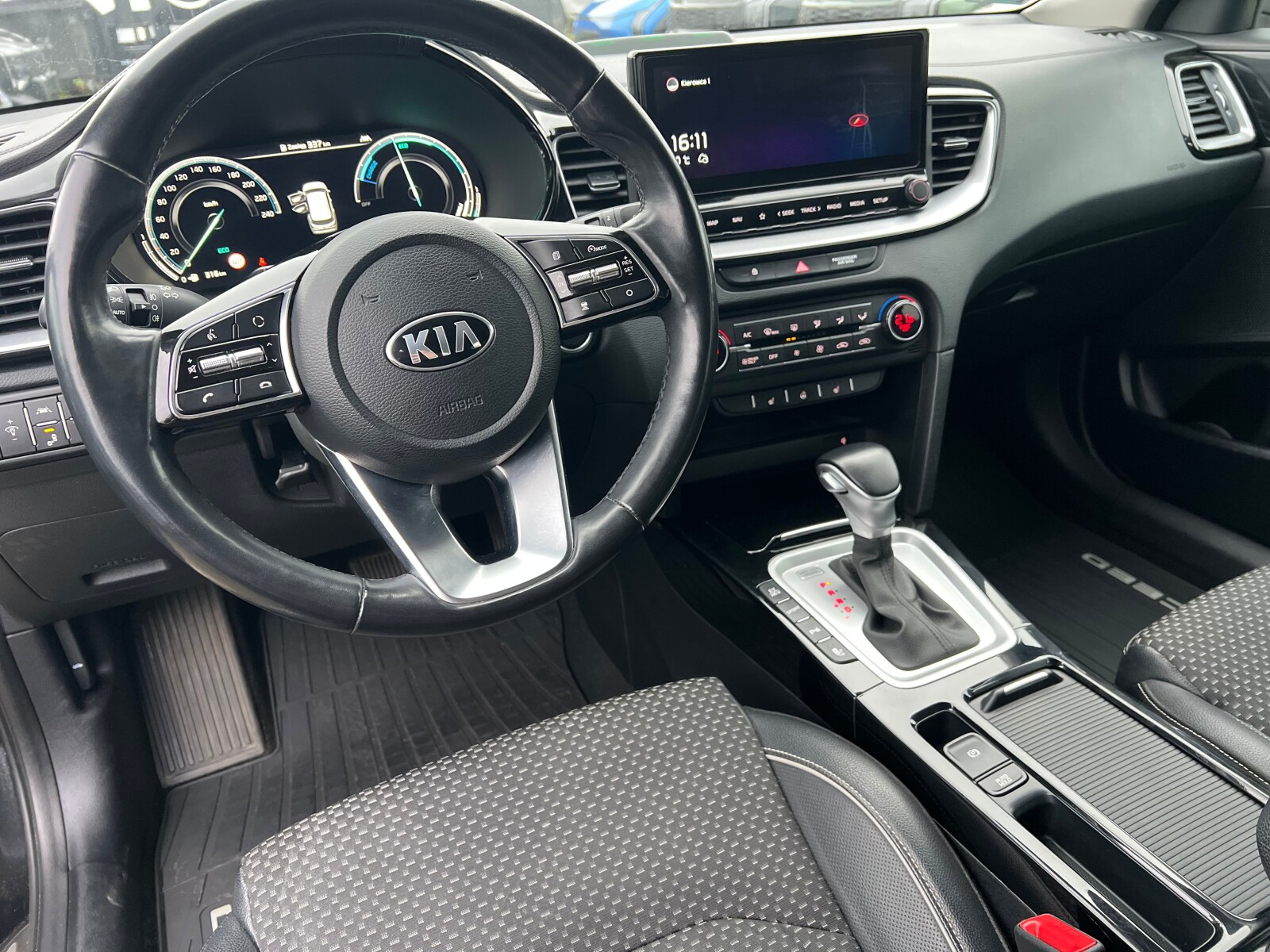 Kia Ceed - zdjęcie 21