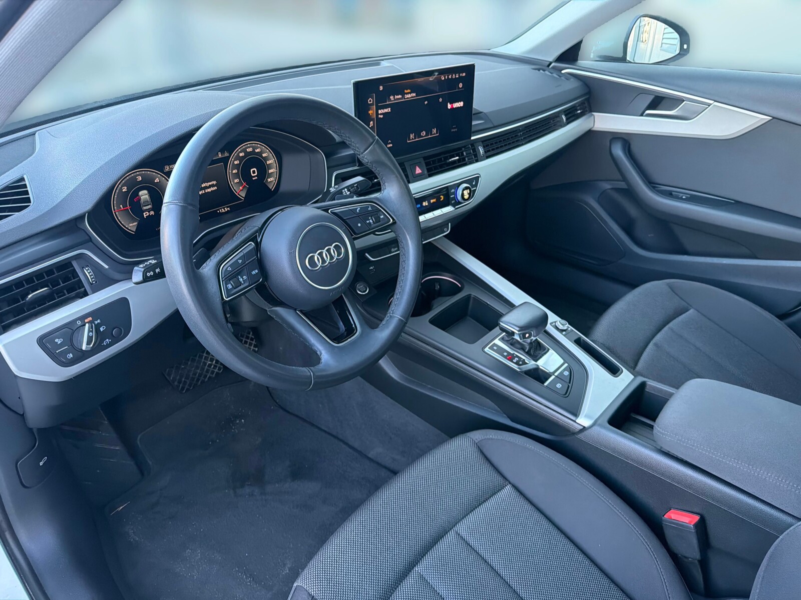 Audi A4 Limousine - zdjęcie 9